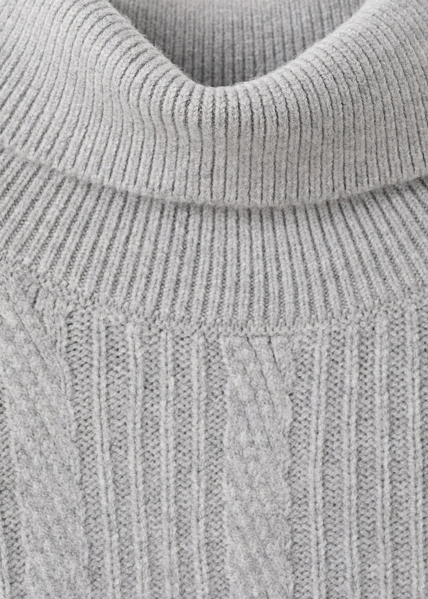 Structured turtleneck sweater - Details of the article 8