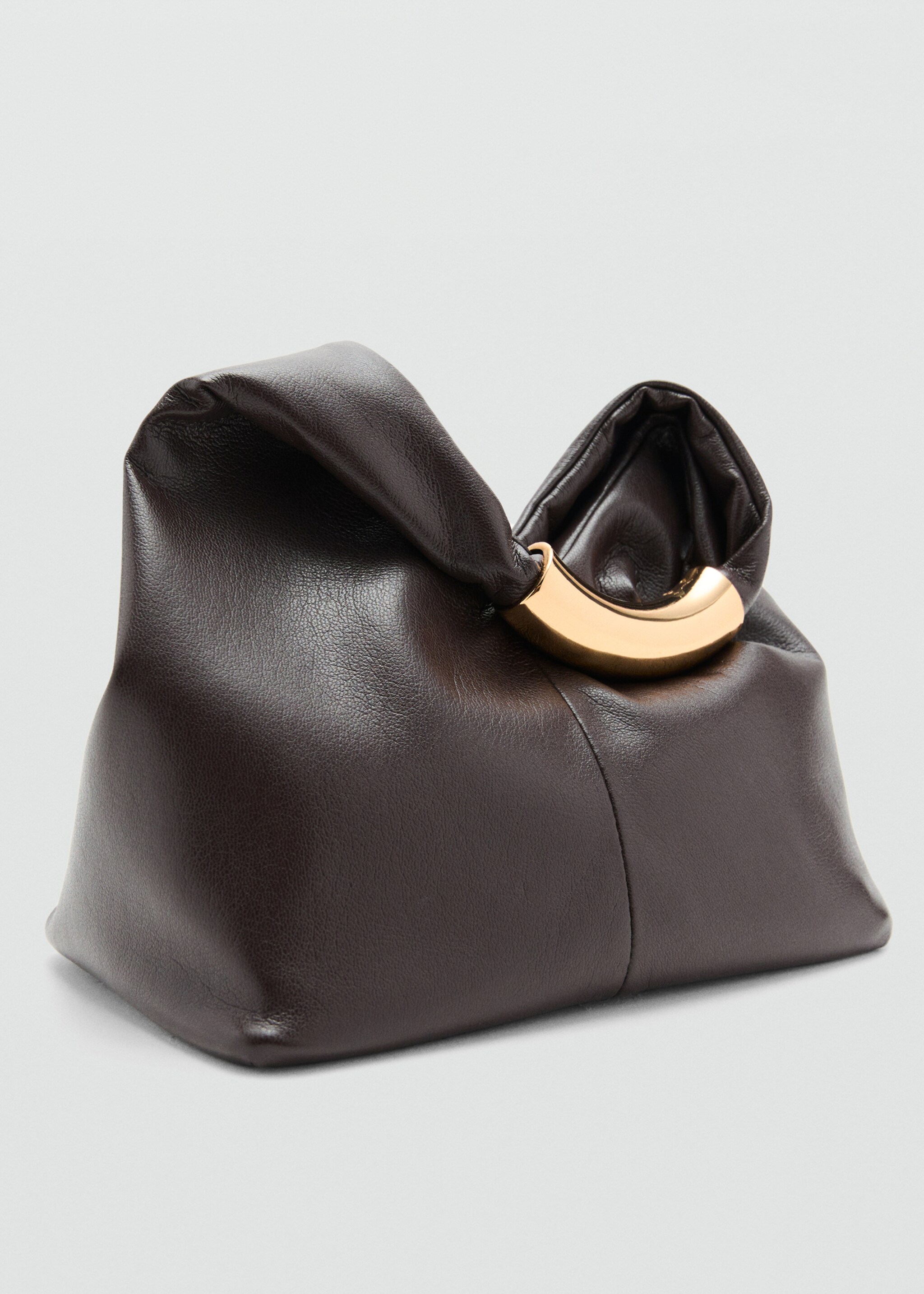 Handbag with metal handle - Details of the article 2, Chocolate. Ref: 27051261-00.