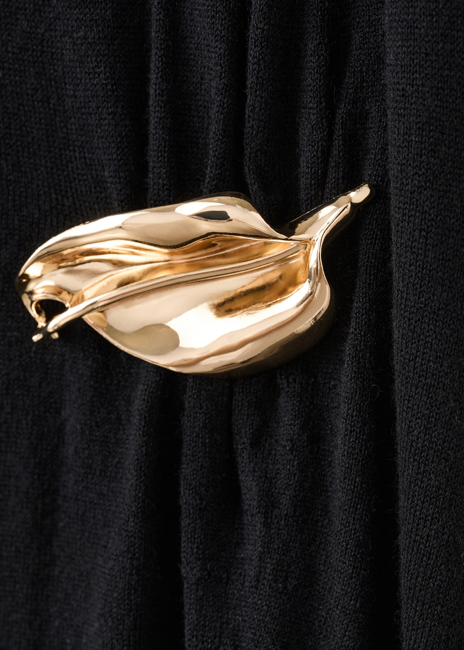 Knitted dress with metal detail - Details of the article 8