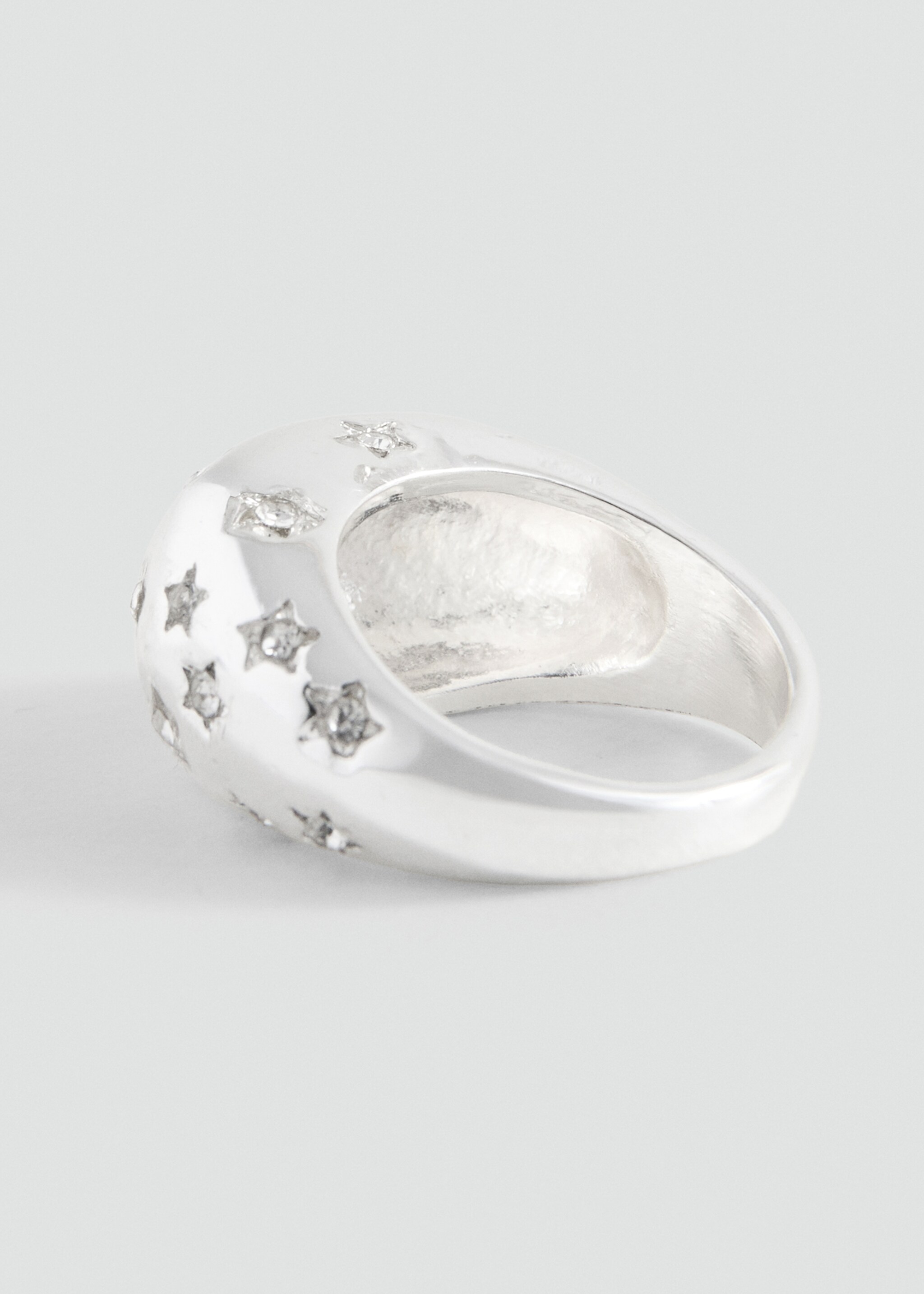 Anillo detalle estrellas - Plano medio, Plata. Ref: 27051267-00.