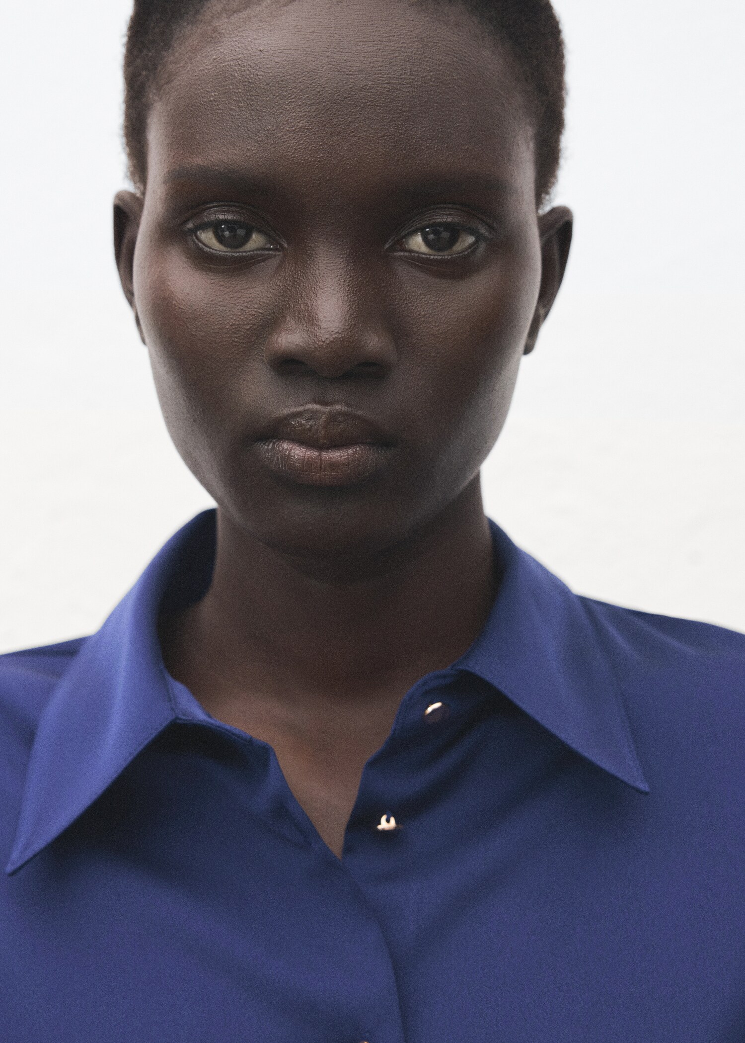 Chemise fluide satinée - Plan moyen