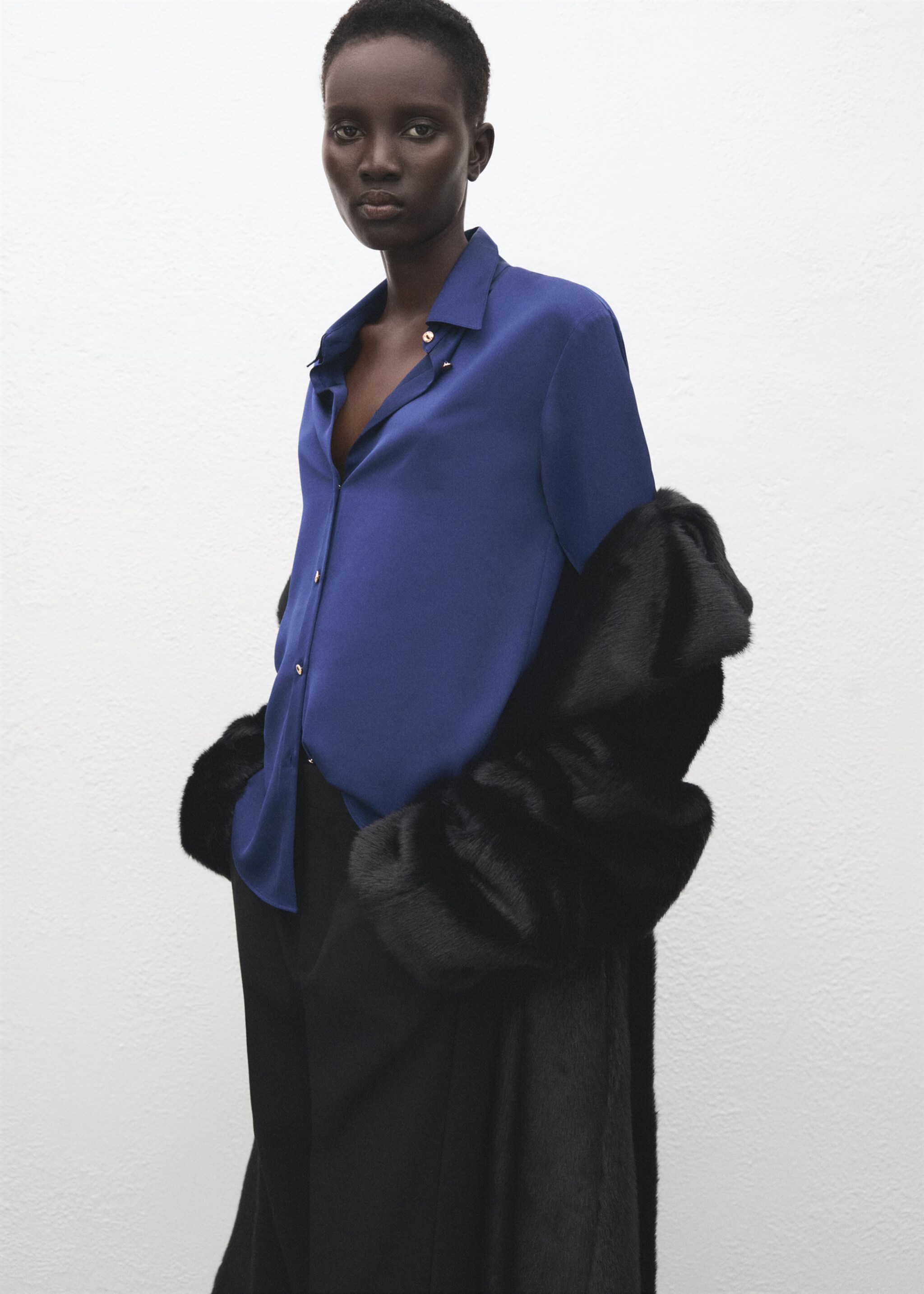 Chemise fluide satinée - Détail de l'article 1, Bleu. Ref: 27051274-00.