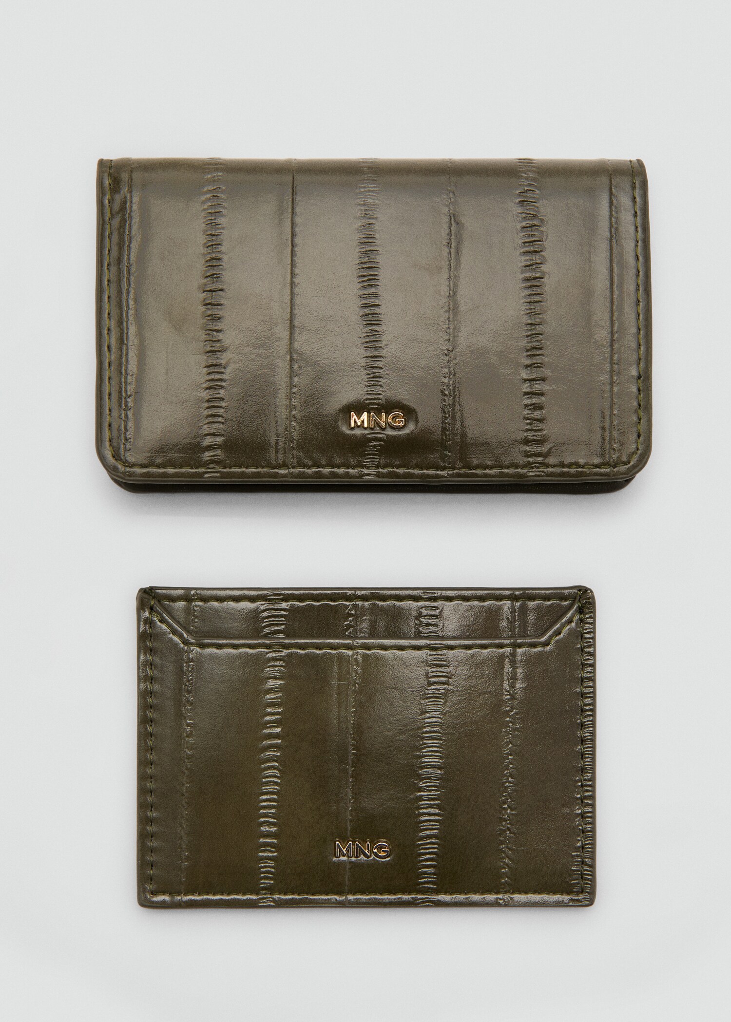 Small textured wallet - Details of the article 2