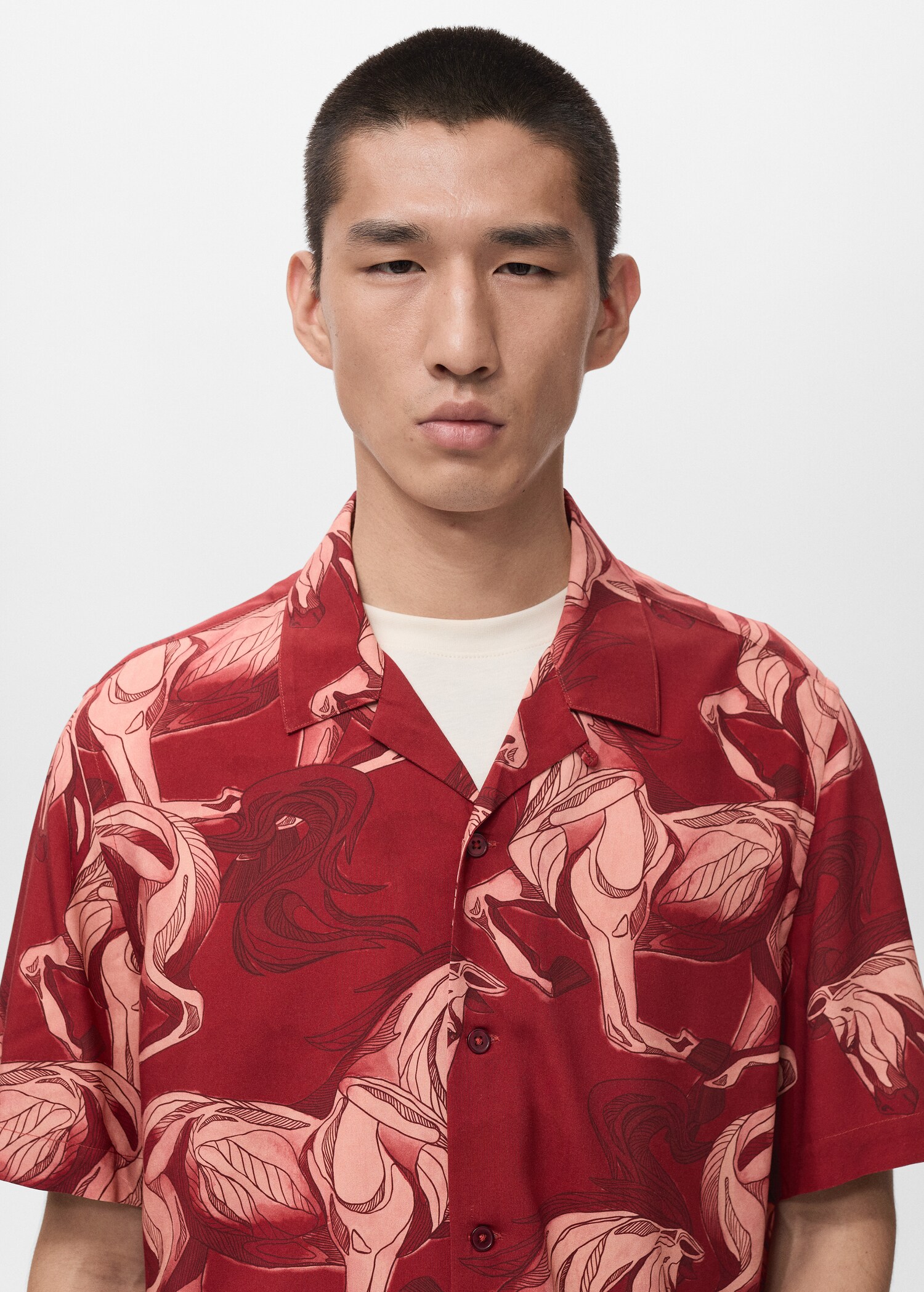 Printed flowing shirt with bowling collar - Details of the article 1