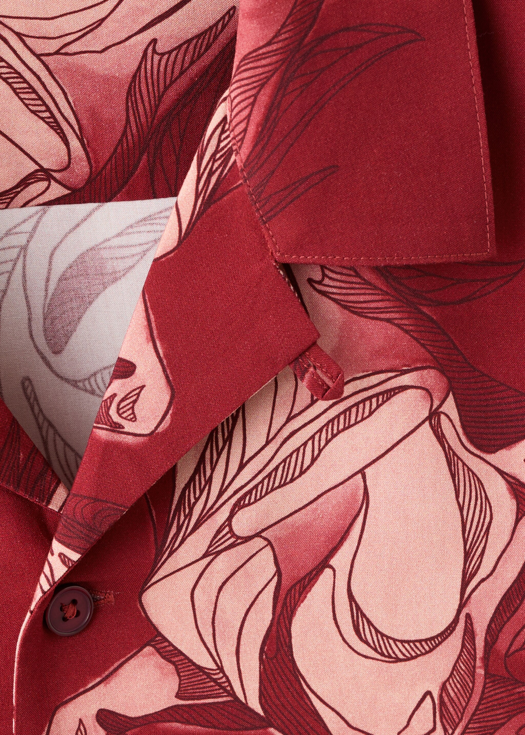 Printed flowing shirt with bowling collar - Details of the article 8, Red. Ref: 27051278-00.