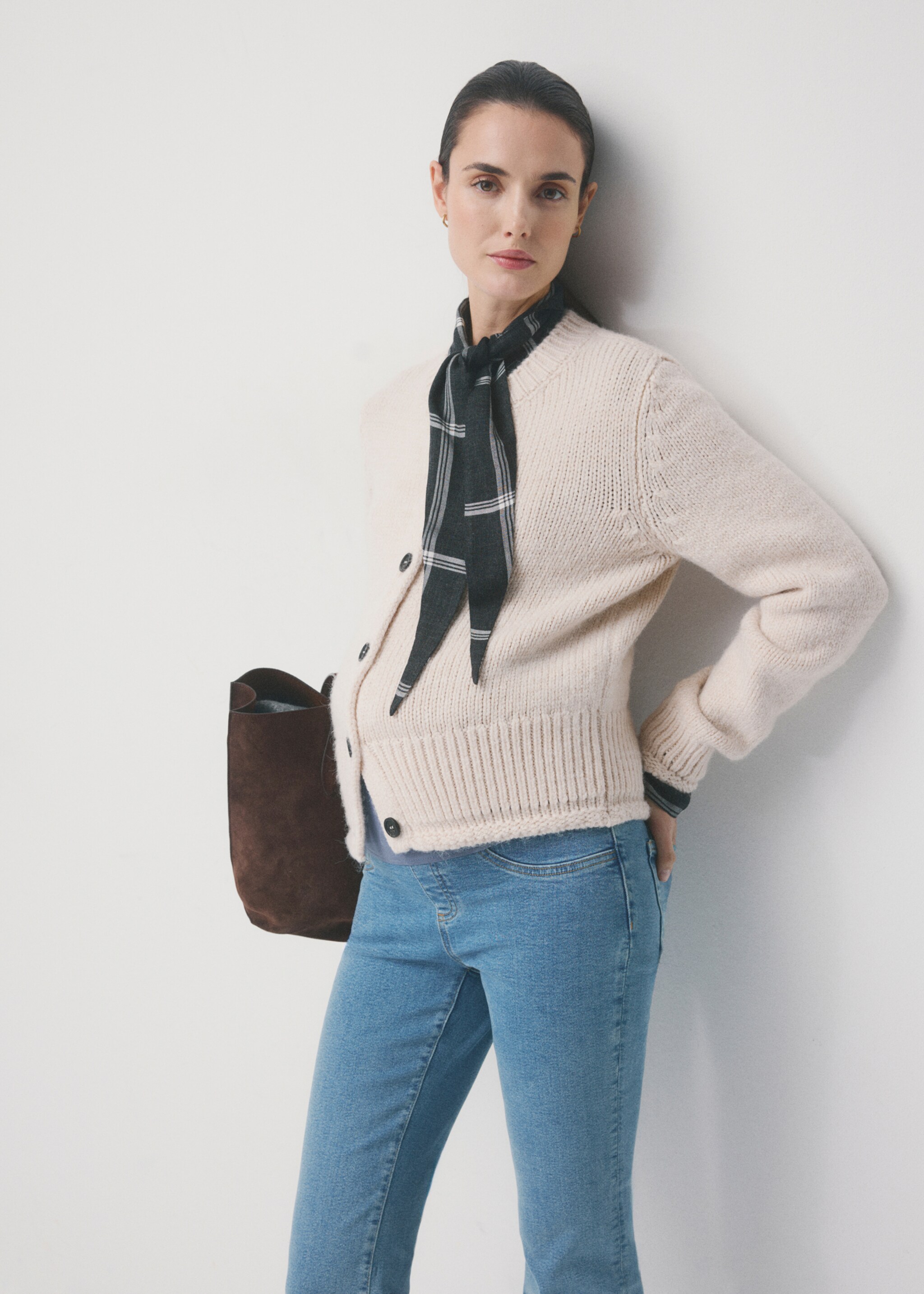 Jean de grossesse flare crop - Détail de l'article 1, Bleu moyen. Ref: 27051279-00.