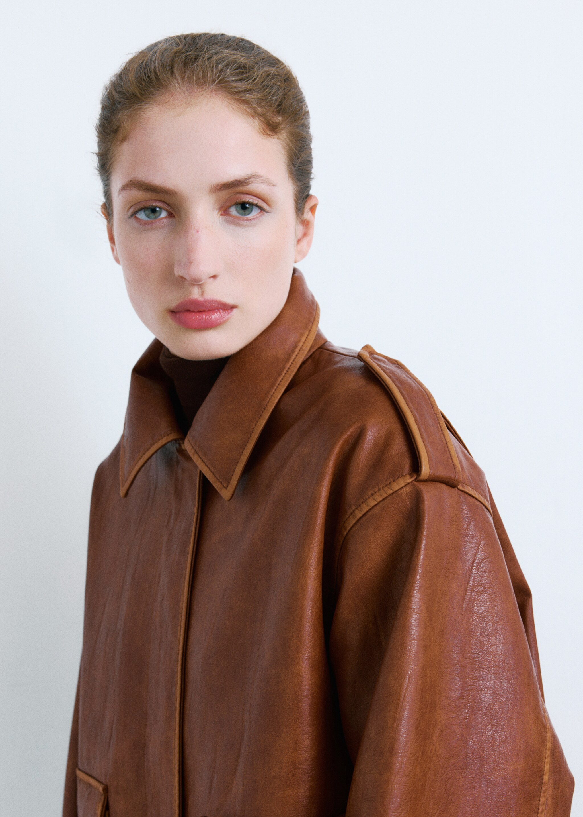 Fleece collar jacket - Details of the article 2, Brown. Ref: 27051280-00.
