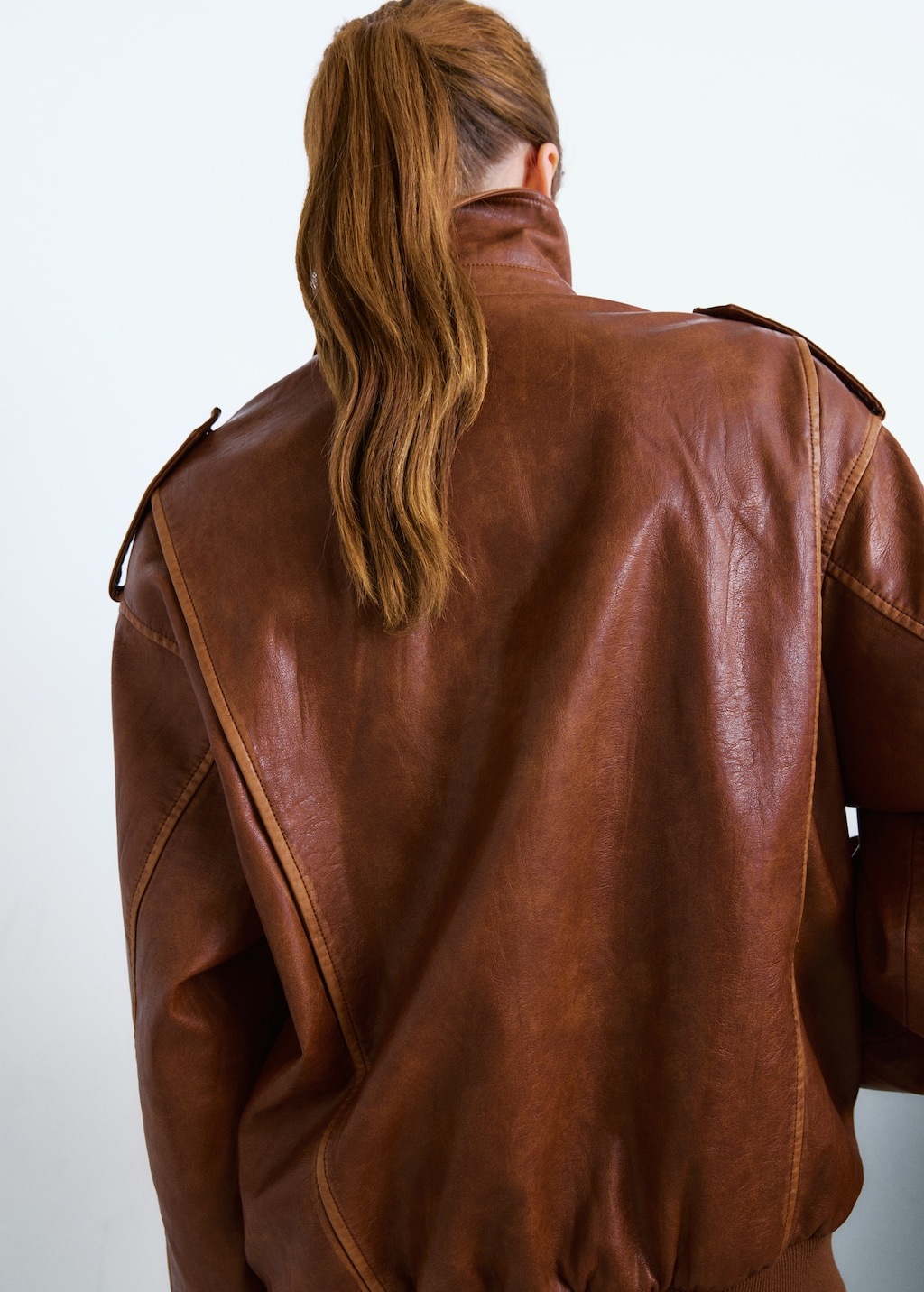 Oversized jacket with sherpa collar - image 3