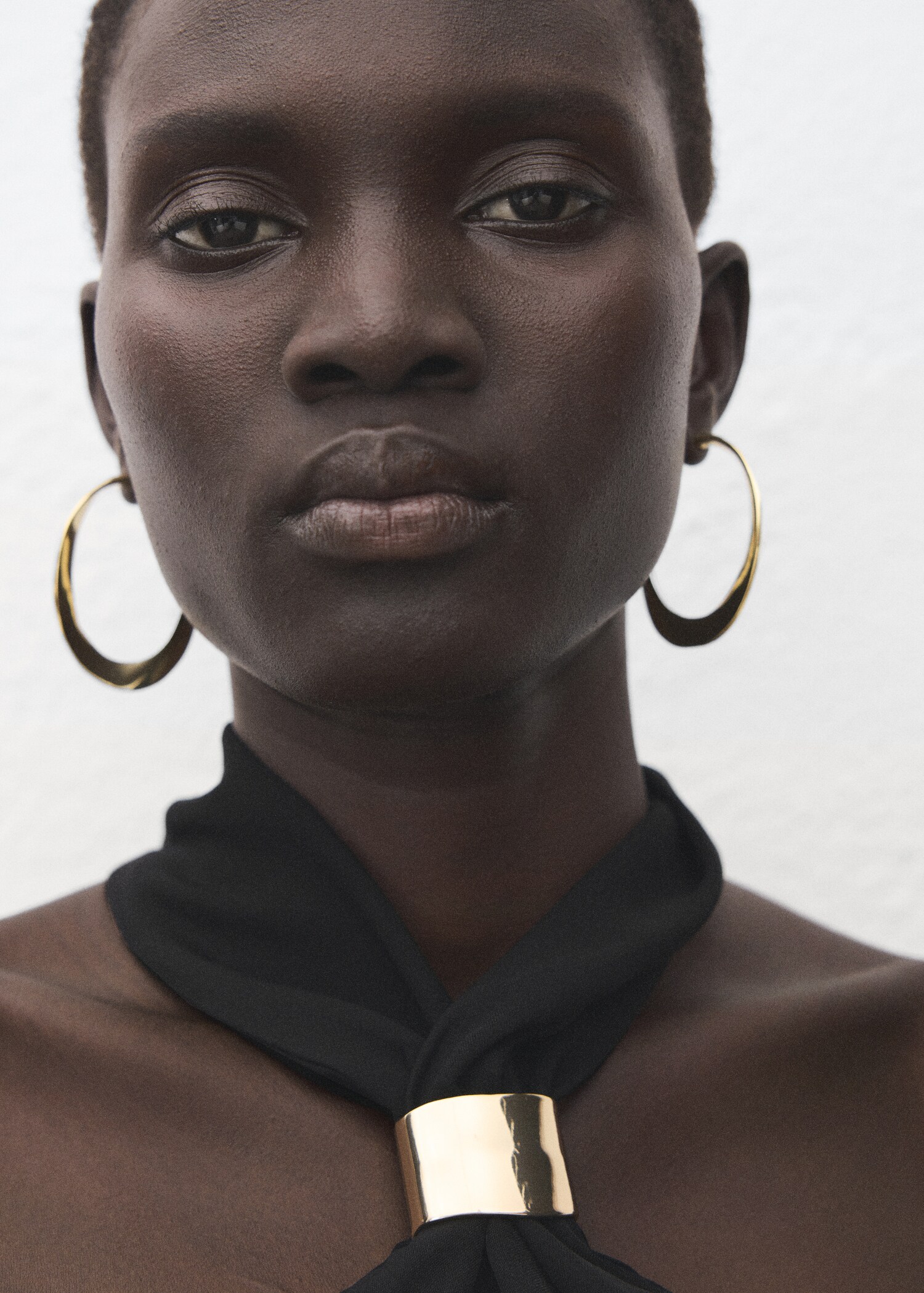 Halter-neck dress with metal embellishment - Details of the article 1