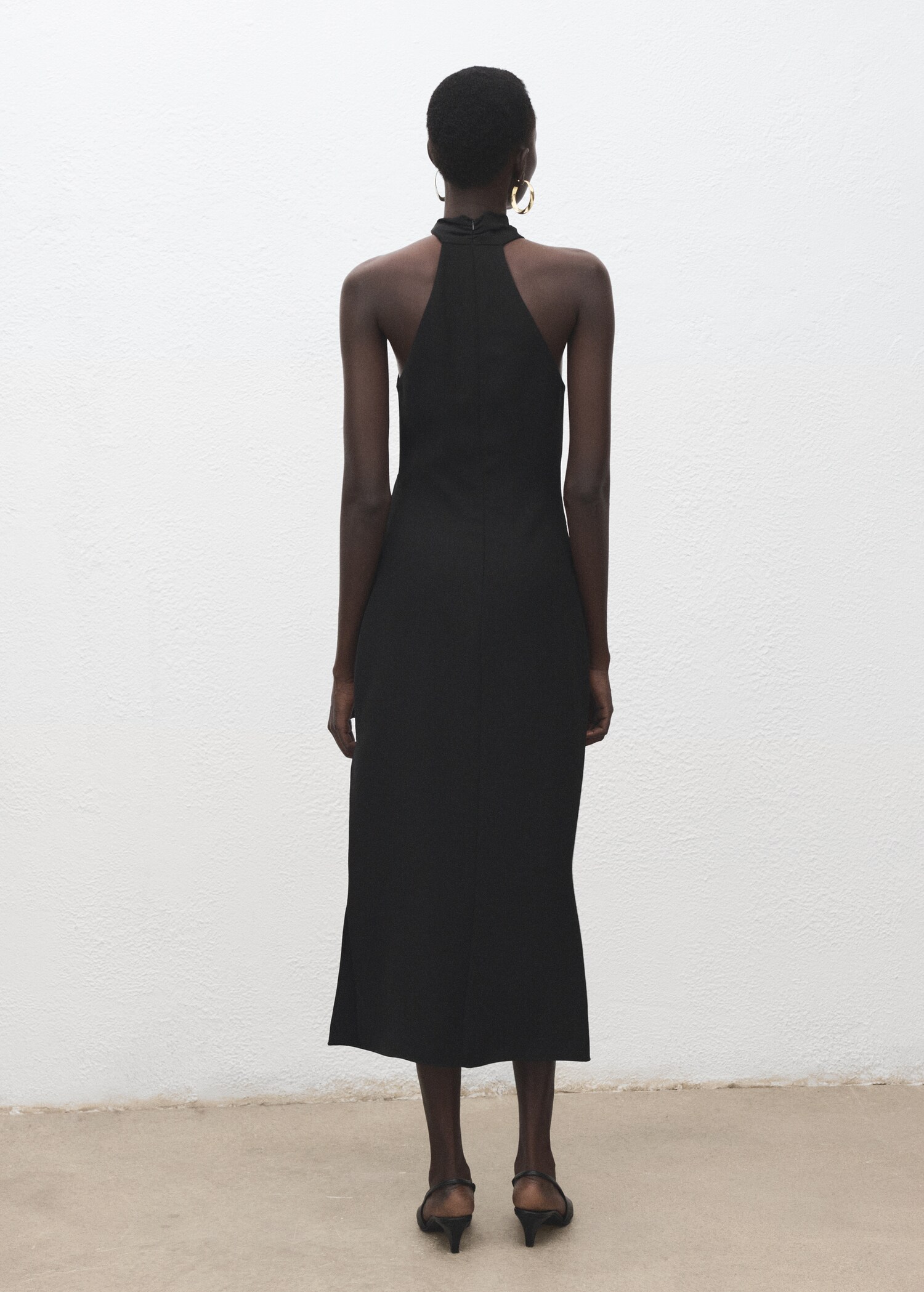 Halter-neck dress with metal embellishment - Reverse of the article