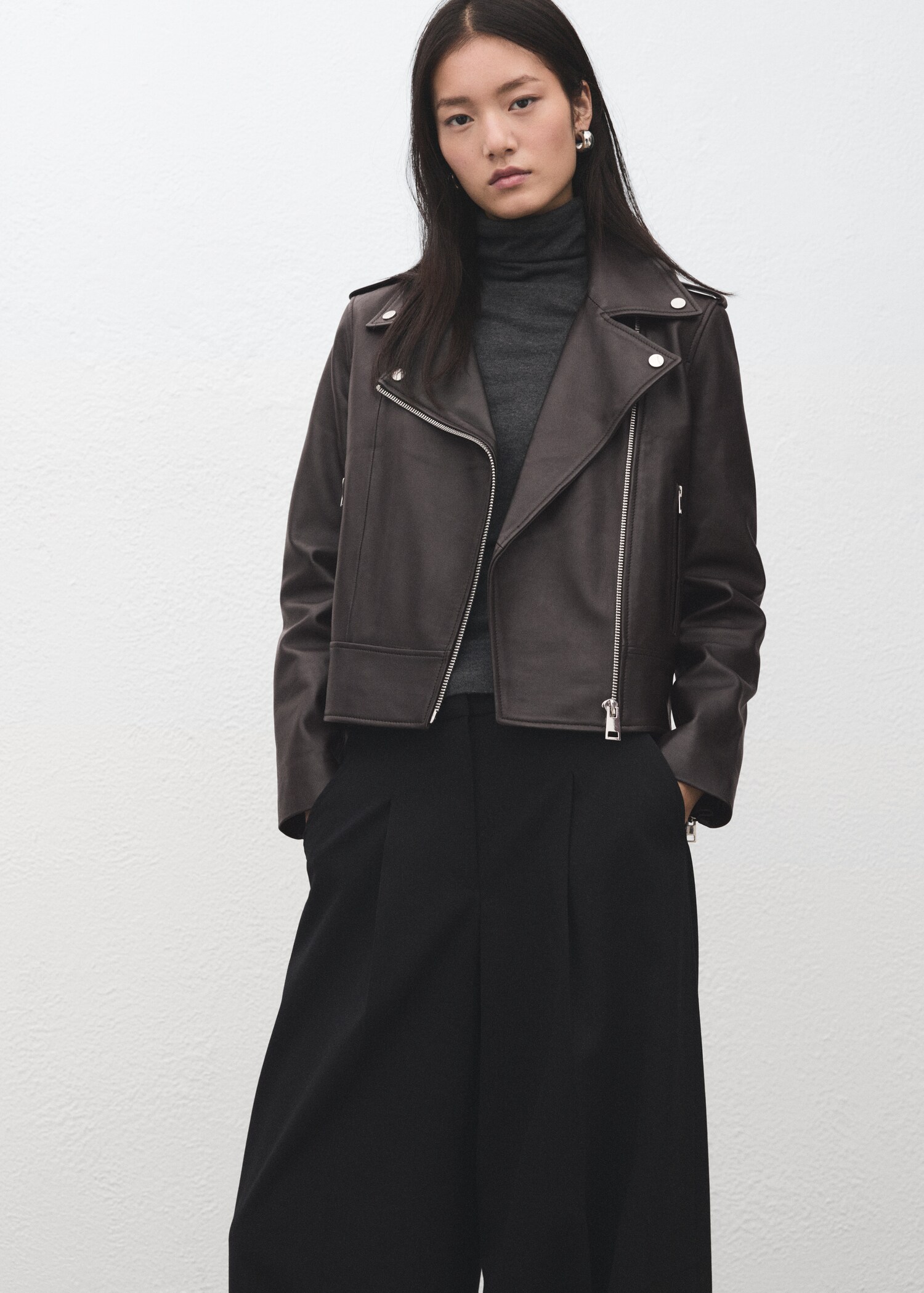 Cazadora biker piel - Plano medio