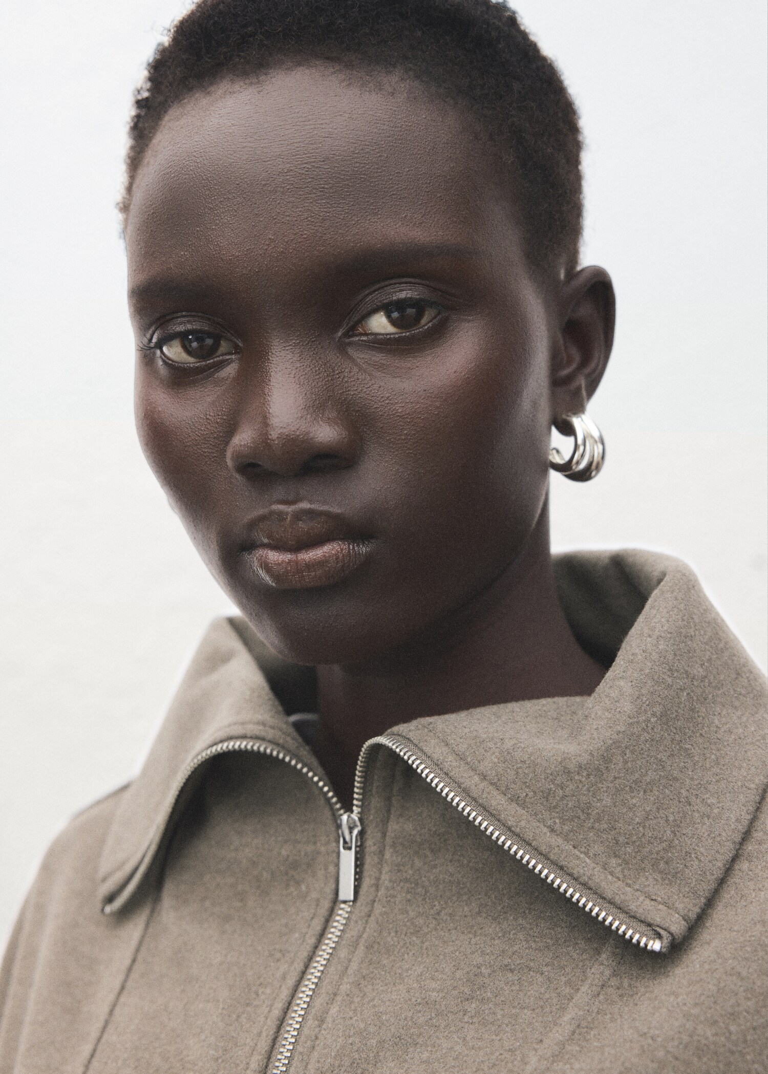 Turtleneck sweatshirt with zip - Details of the article 1