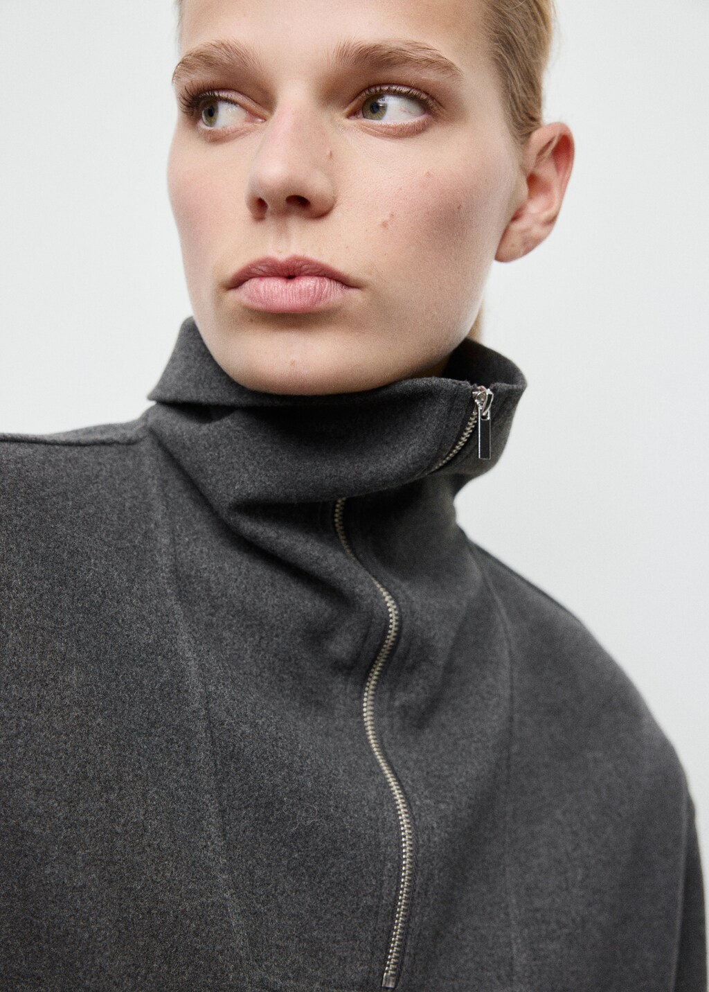 Mango Turtleneck sweatshirt with zip