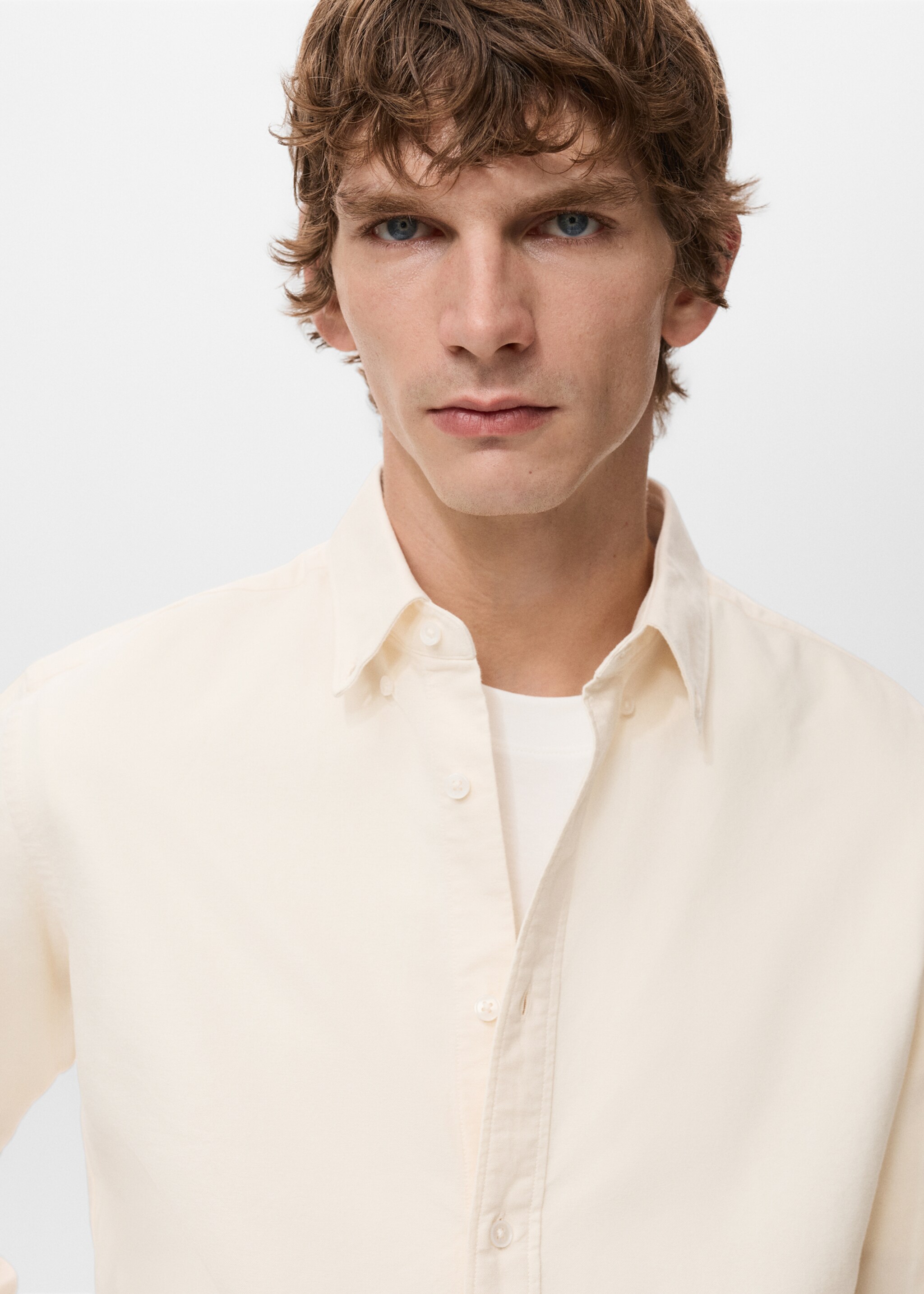 100% cotton Oxford shirt - Details of the article 1, Pastel Yellow. Ref: 27051288-00.