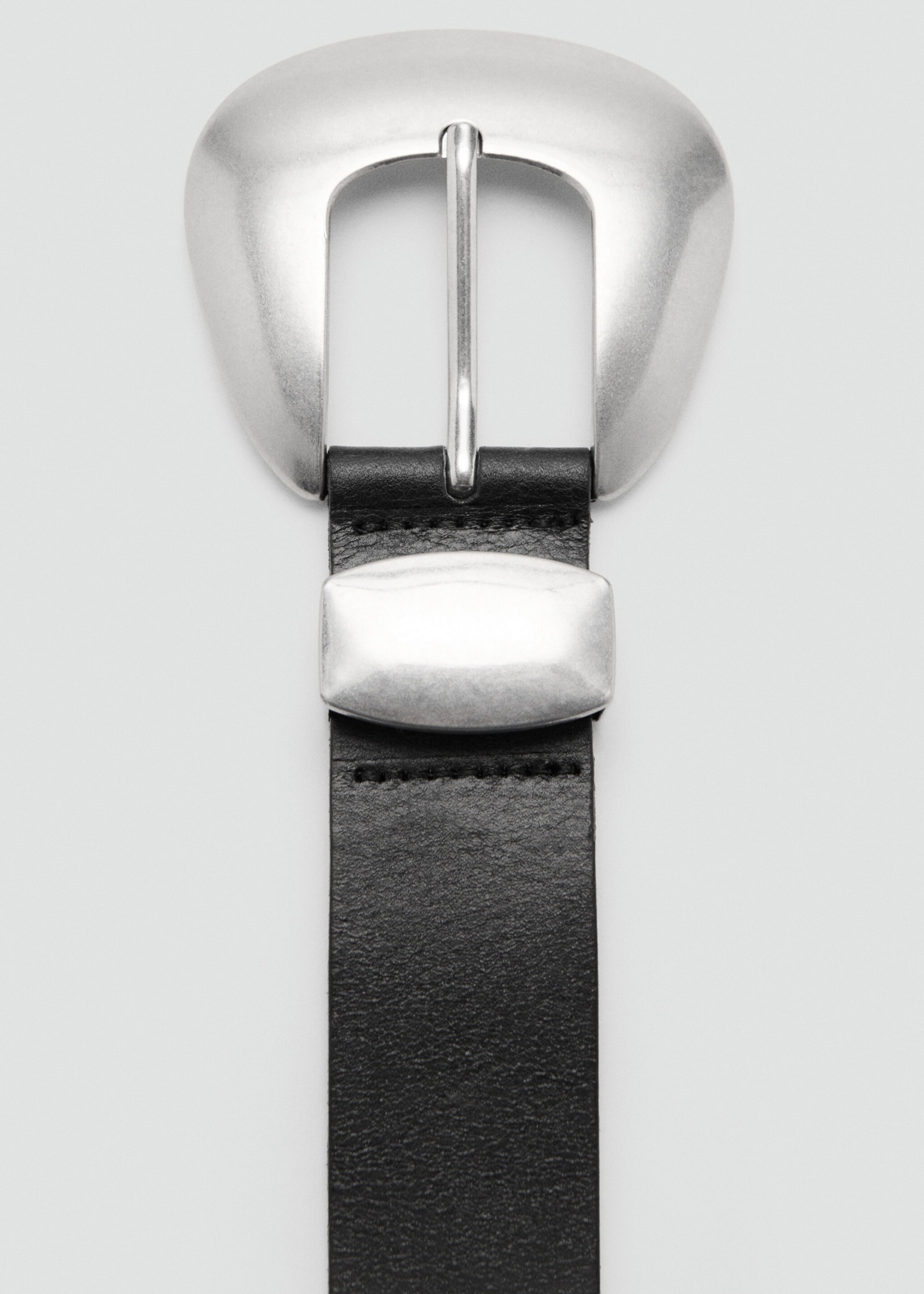 Leather belt with oval buckle - Details of the article 1, Black. Ref: 27051291-00.