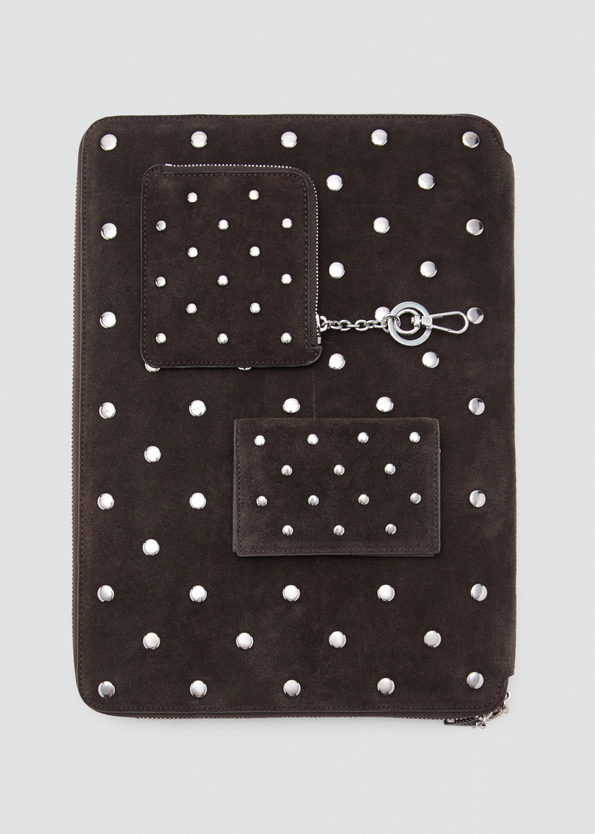 Suede cardholder with studs - Details of the article 2, Chocolate. Ref: 27051299-00.