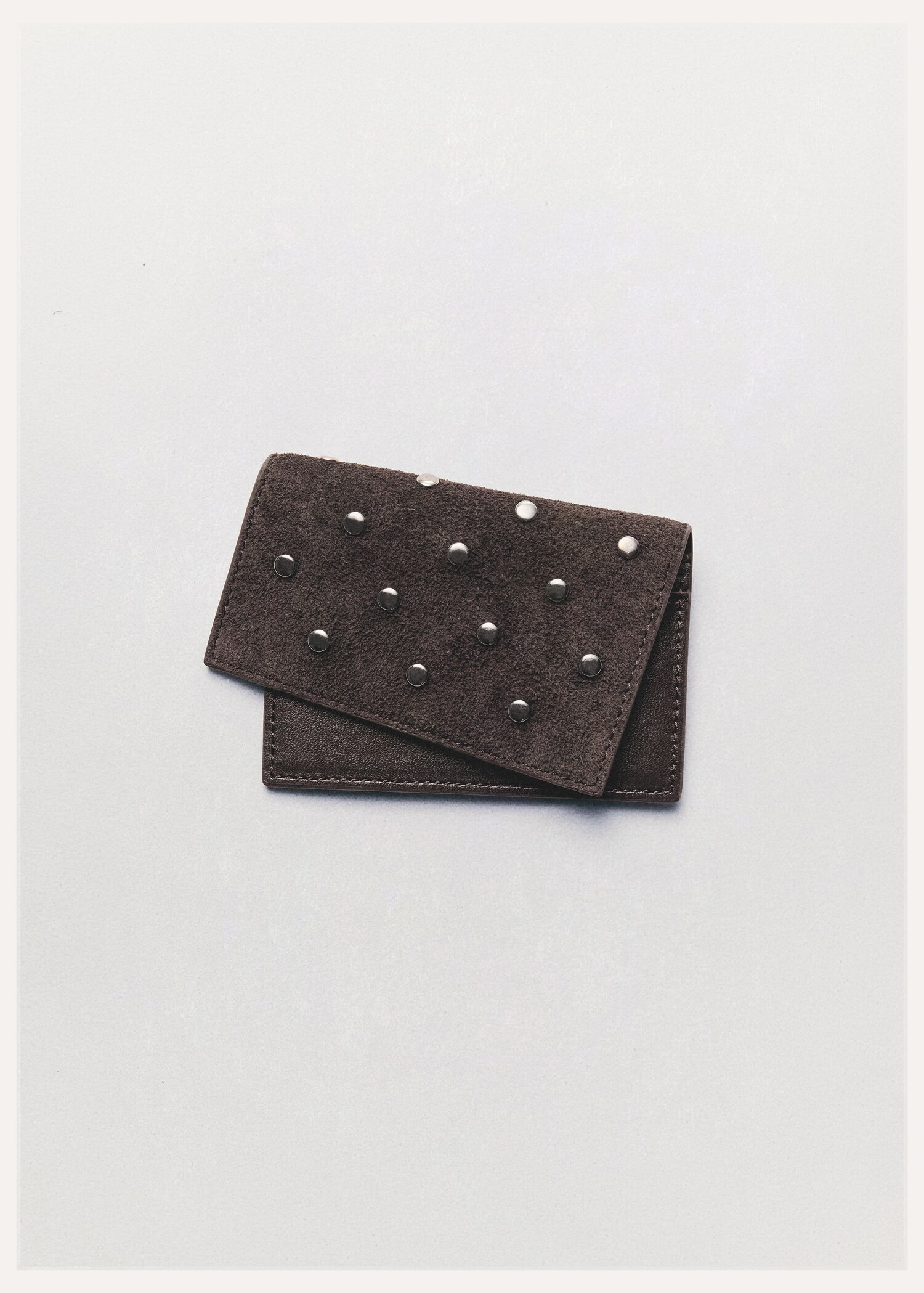 Suede cardholder with studs - Details of the article 5