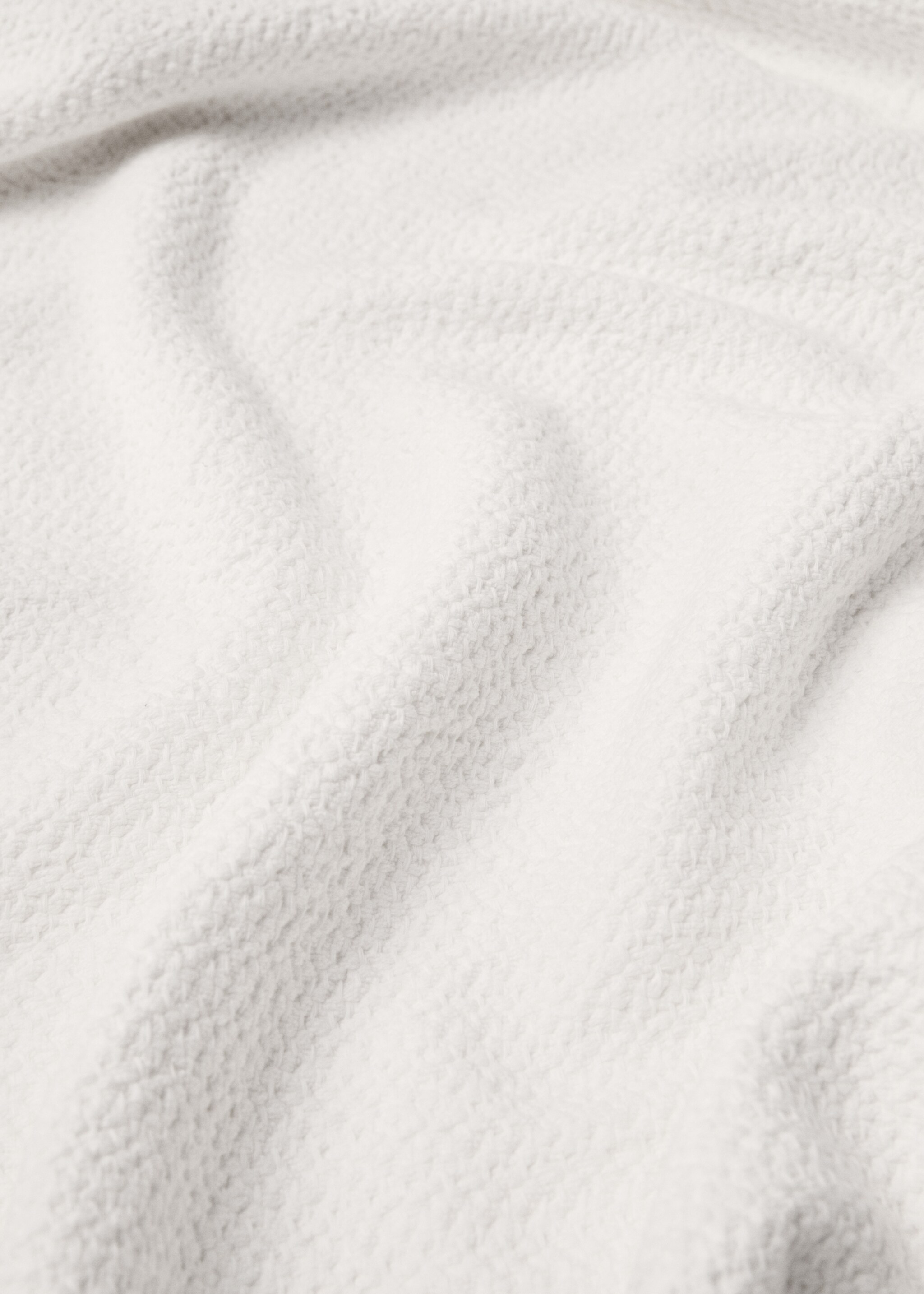 Cotton ruffle-finish bedspread for 180/200 cm bed - Details of the article 2, Ecru. Ref: 27051305-00.