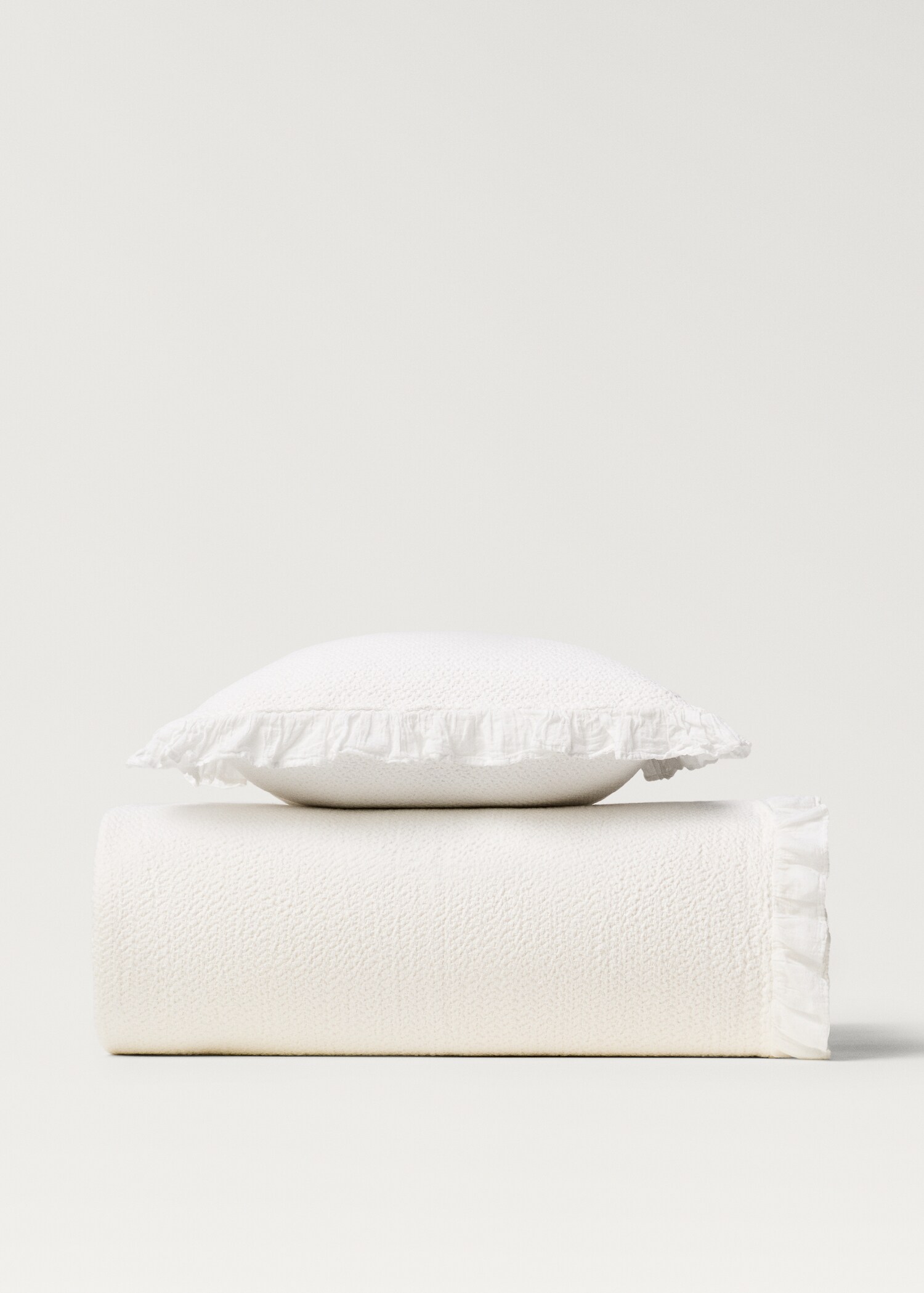 Cotton ruffle-finish bedspread for 180/200 cm bed - Details of the article 4