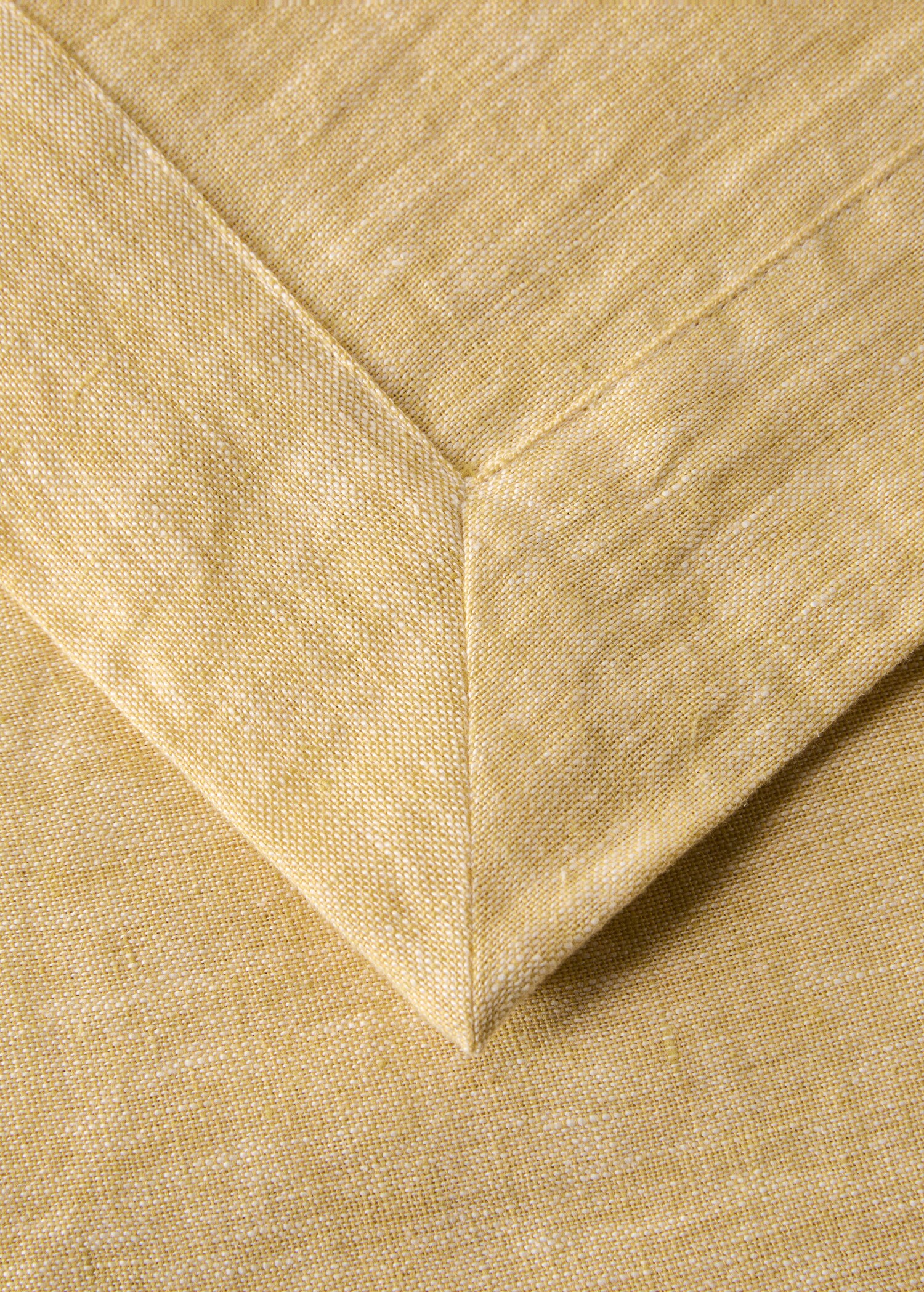 100% linen melange effect tablecloth for 6 to 8 guests - Details of the article 1