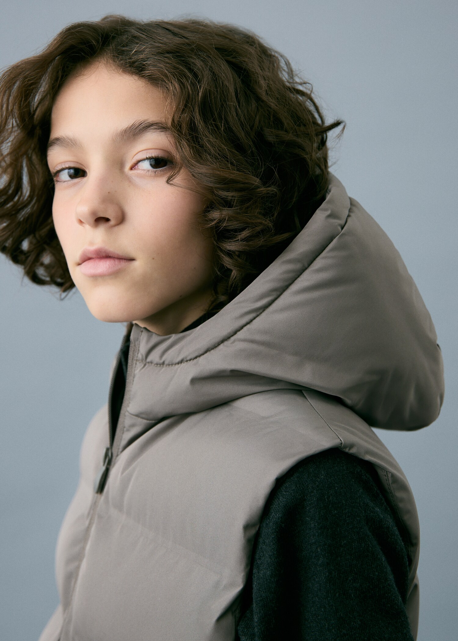 Quilted gilet with hood - Details of the article 1