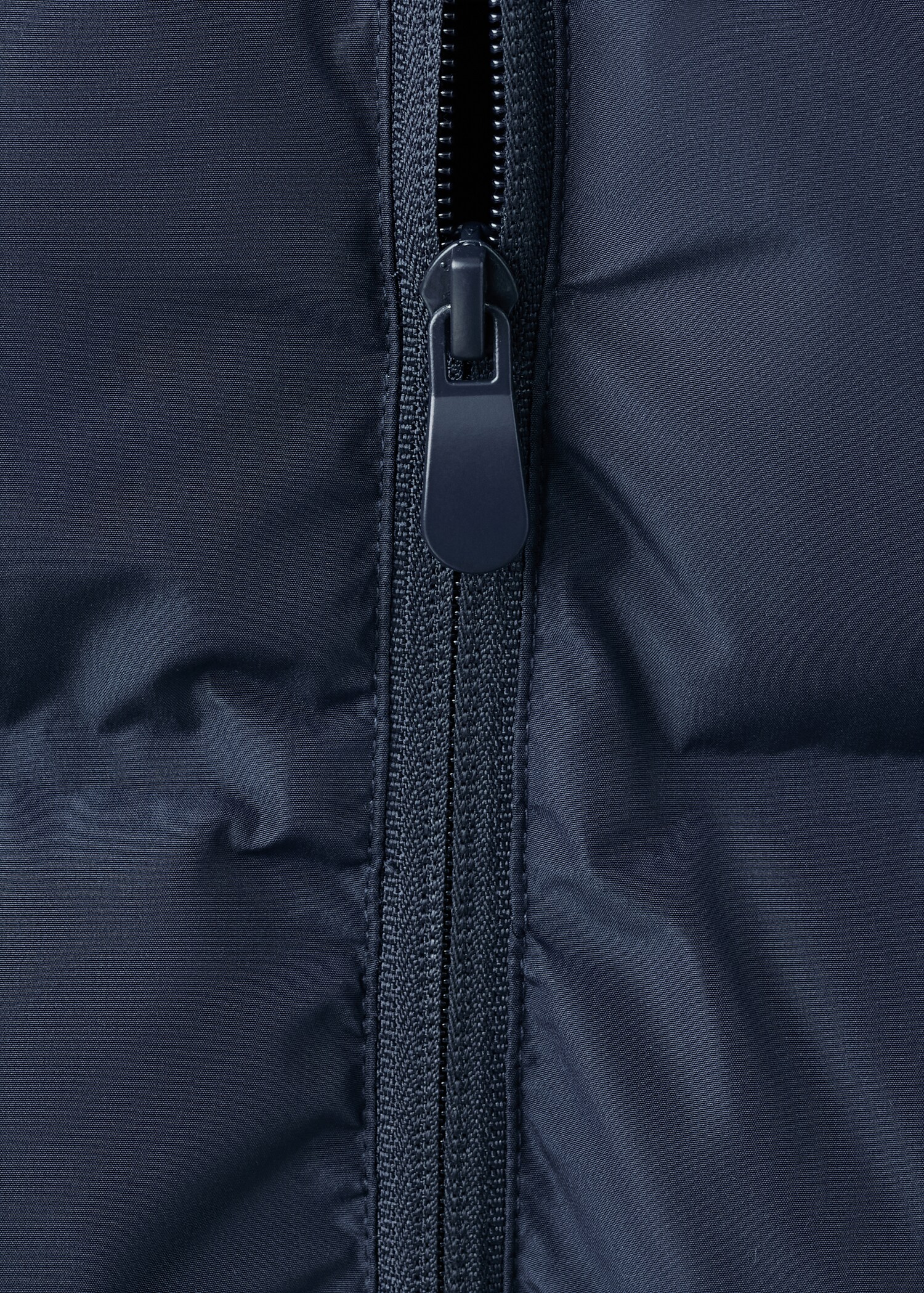 Quilted gilet with hood - Details of the article 8