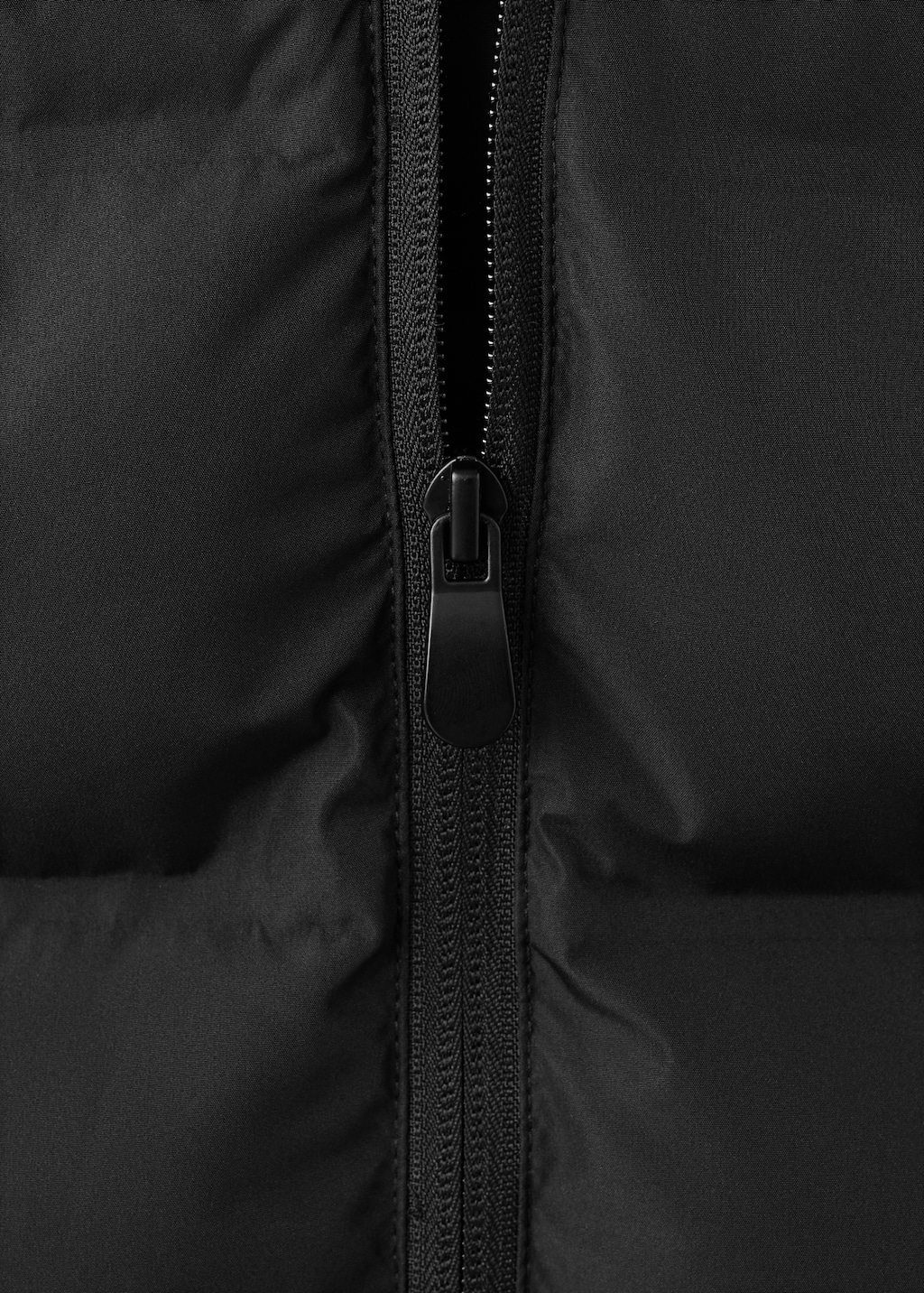 Quilted vest with hood