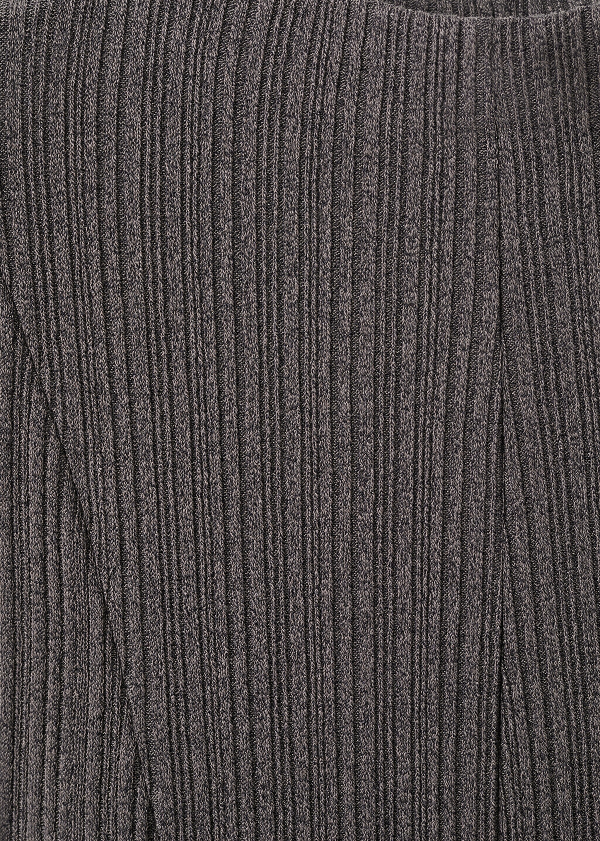 Strickkleid mit Trompetenärmeln - Detail des Artikels 8, Mittelbraun. Ref: 27051317-00.