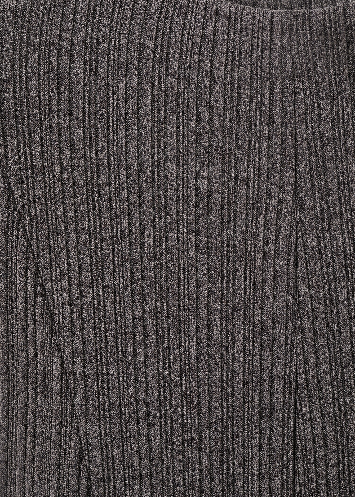 Strickkleid mit Trompetenärmeln - Detail des Artikels 8