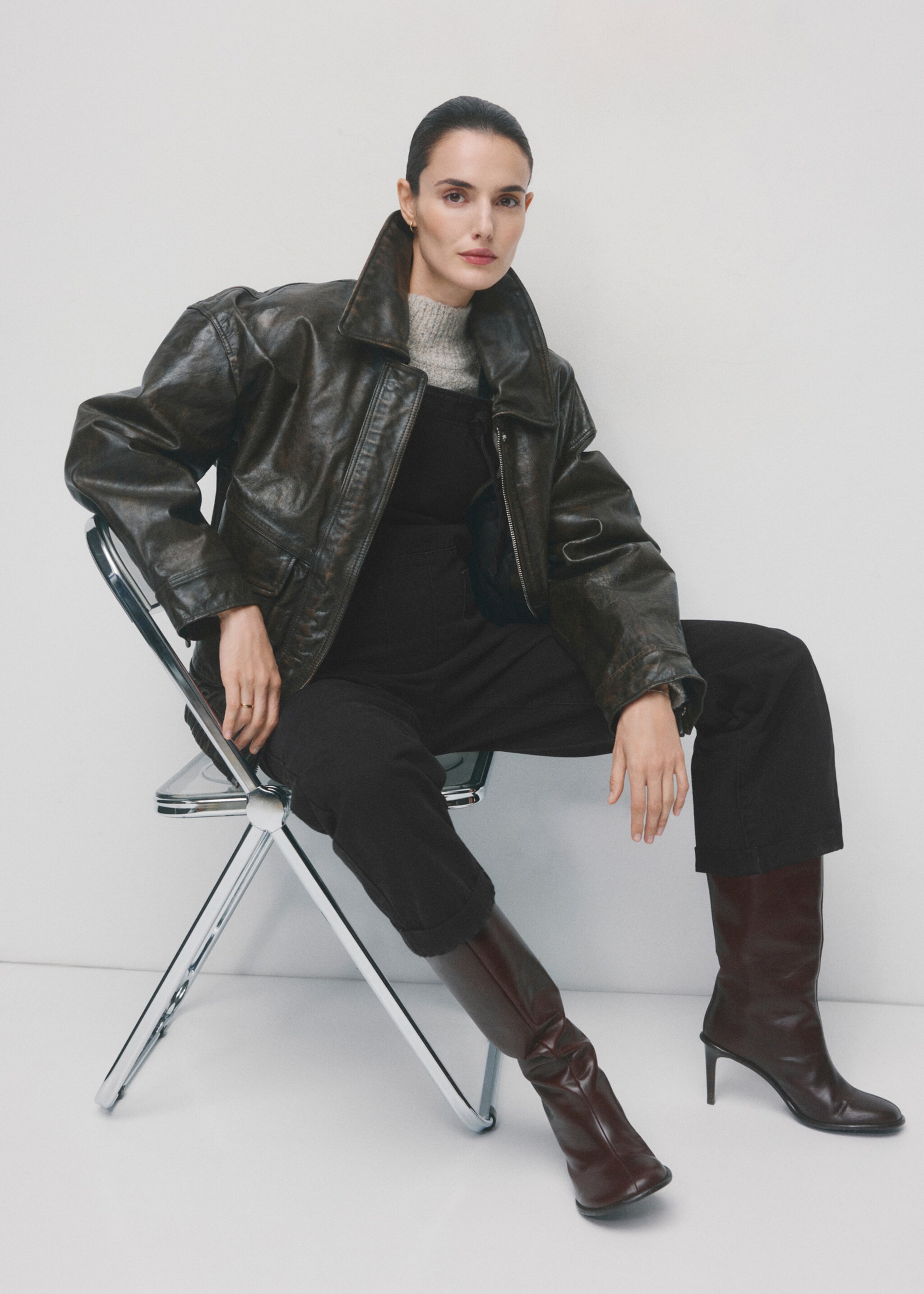 Maternity denim dungarees - Details of the article 2, Black denim. Ref: 27051319-00.