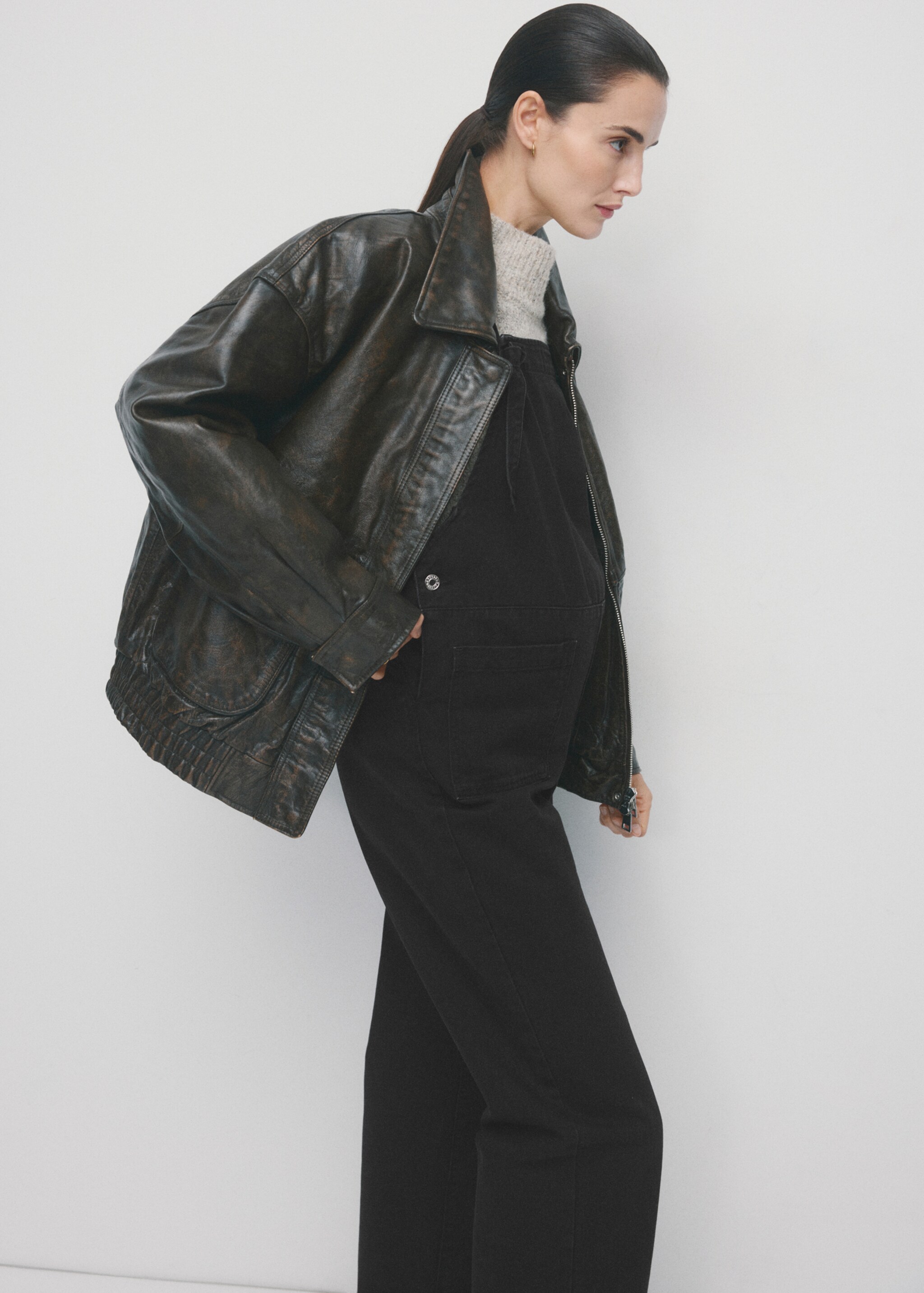 Maternity denim dungarees - Details of the article 6, Black denim. Ref: 27051319-00.