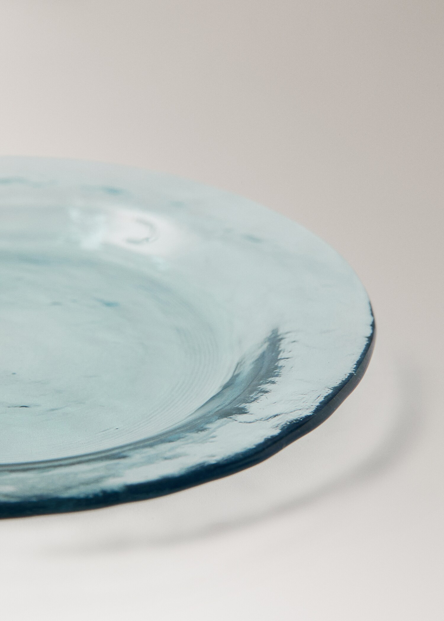 Brödtallrik i färgat glas - Detaljer om artikeln 2