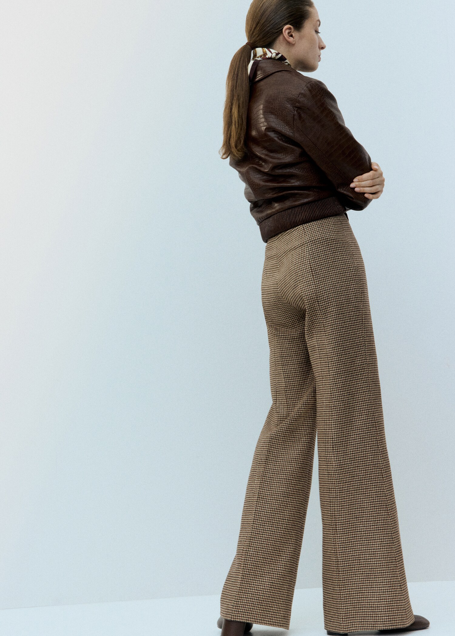 Pantalón mezcla lana pata de gallo - Reverso del artículo