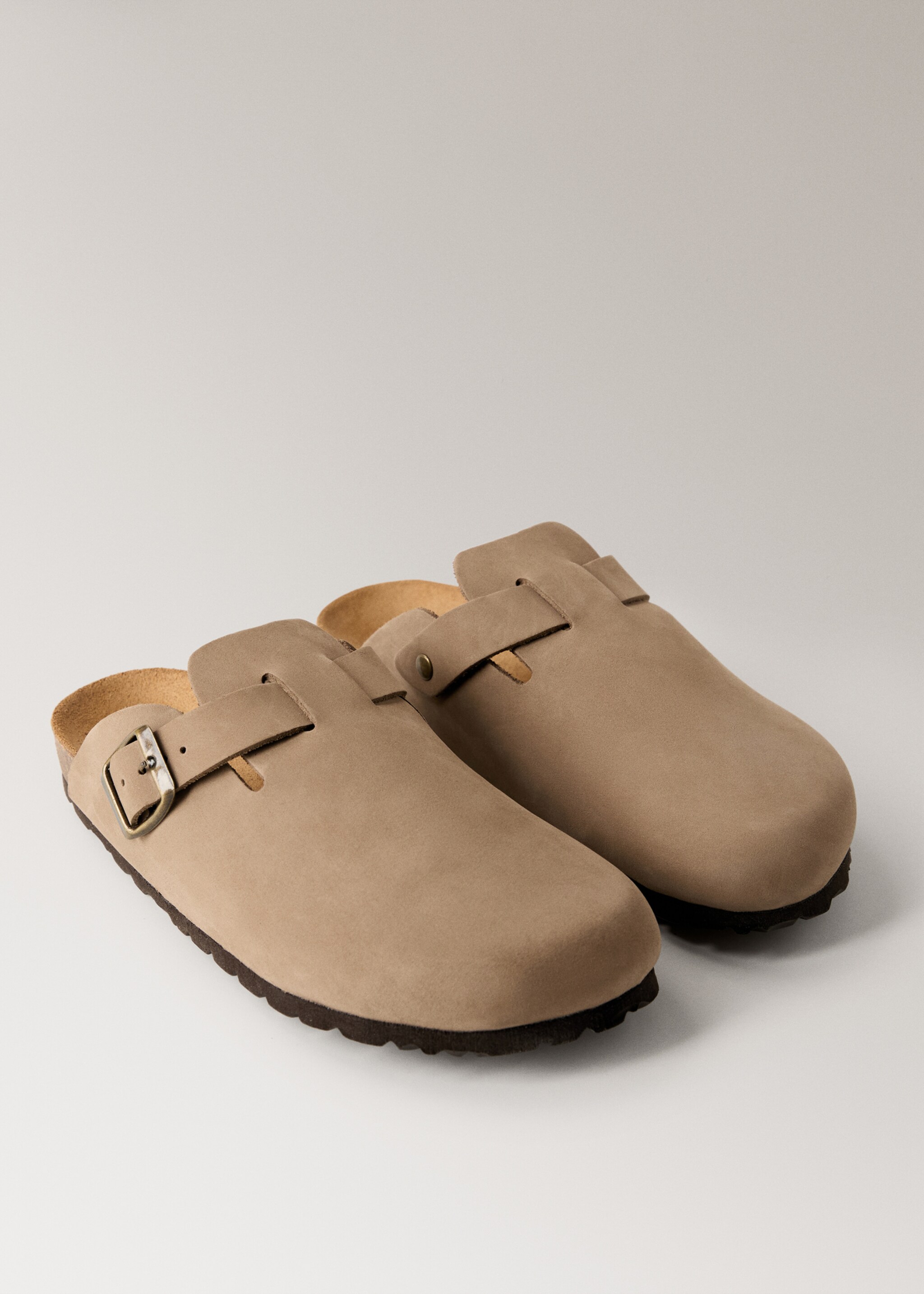 Leather clog shoes - Medium plane, Light/Pastel Brown. Ref: 27051329-00.