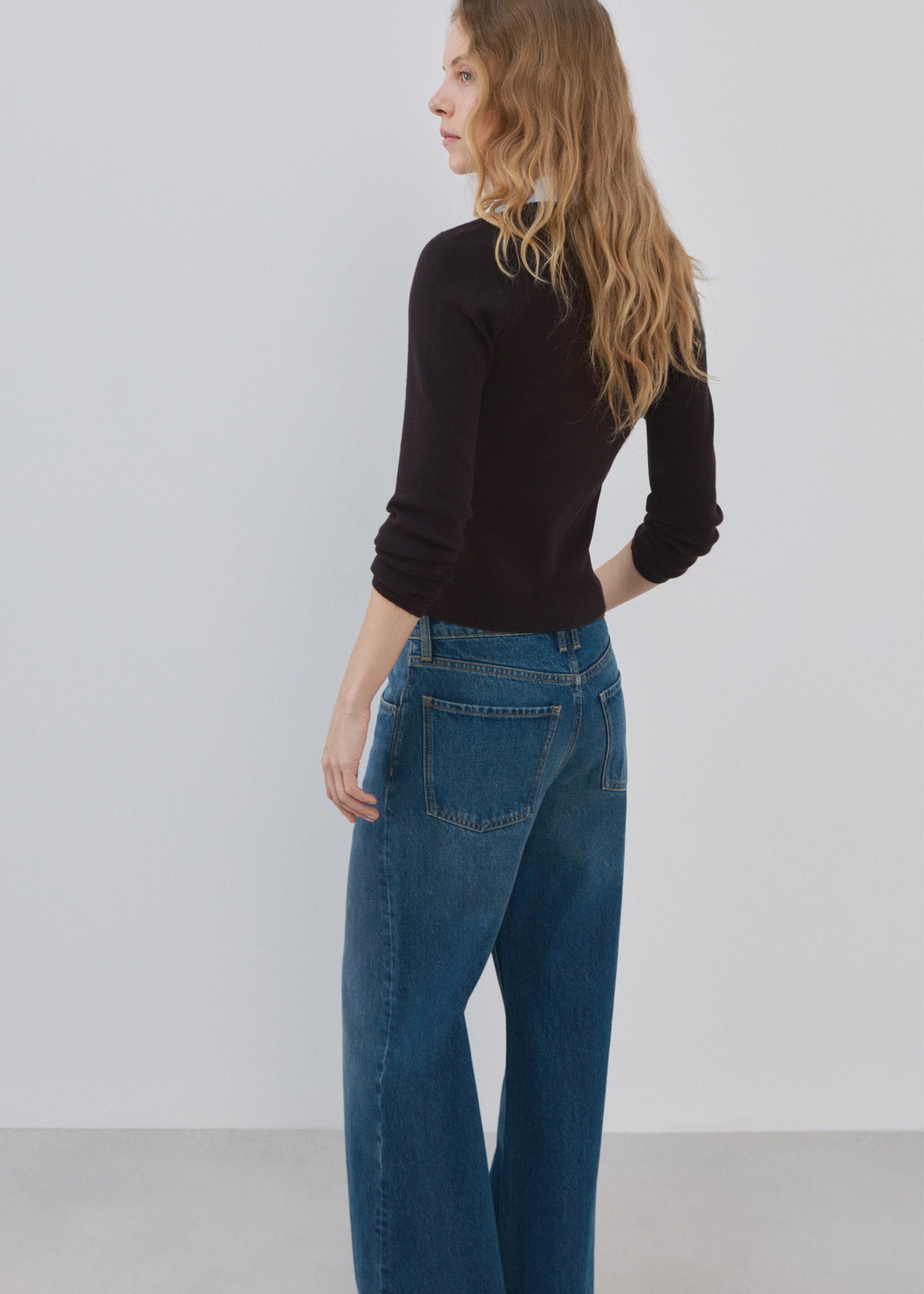 Combined shirt-collar sweater - Reverse of the article, Chocolate. Ref: 27051330-00.