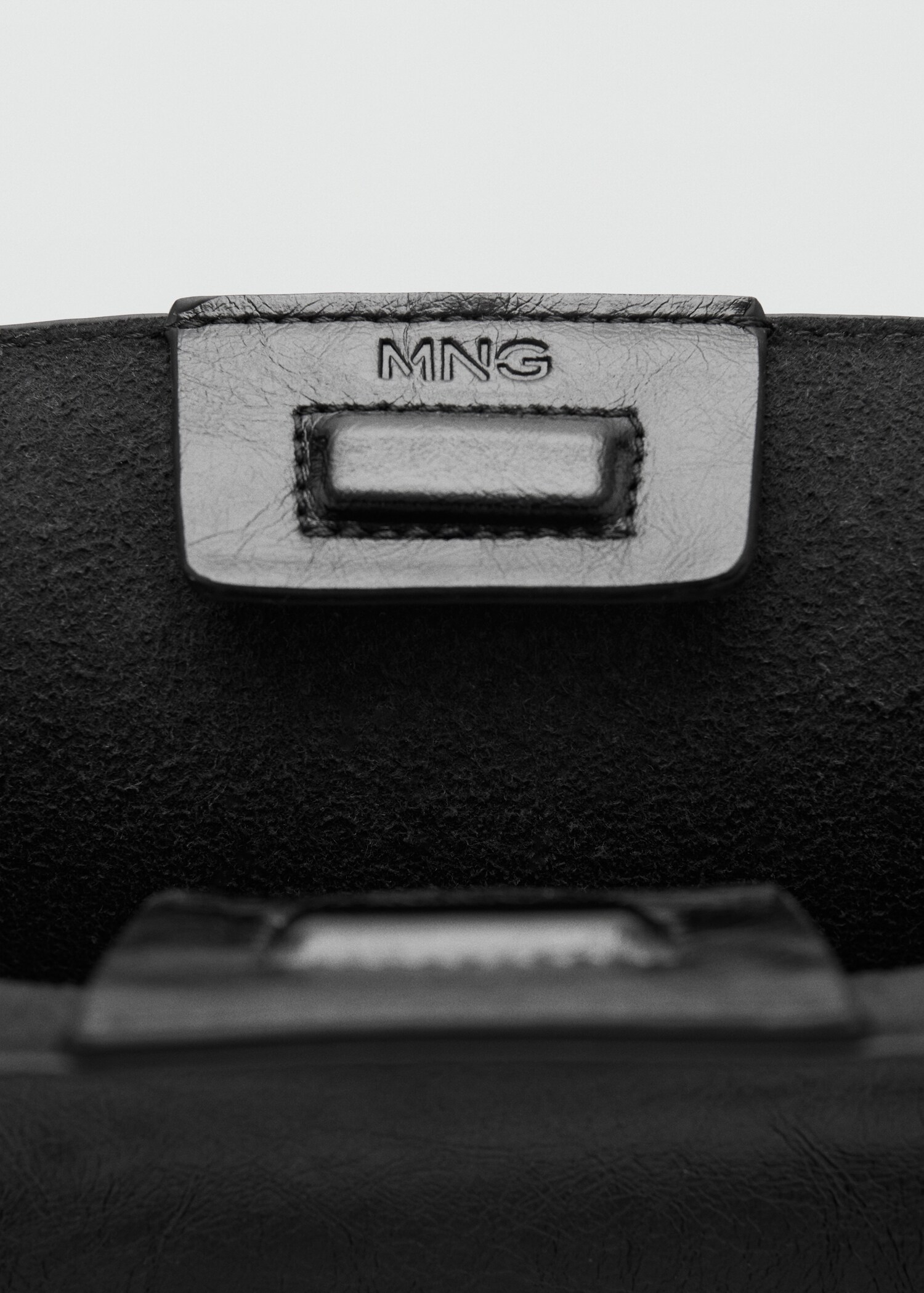 Tech Bag Medium in High-Gloss Black – Gear Tech Bag Medium in High-Gloss Black – Gear