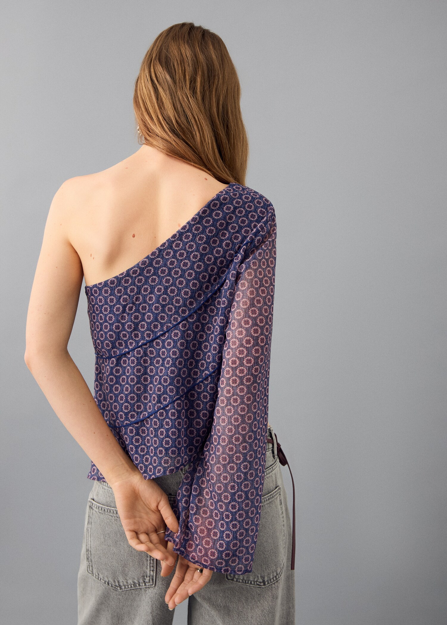 Asymmetrical printed blouse - Reverse of the article
