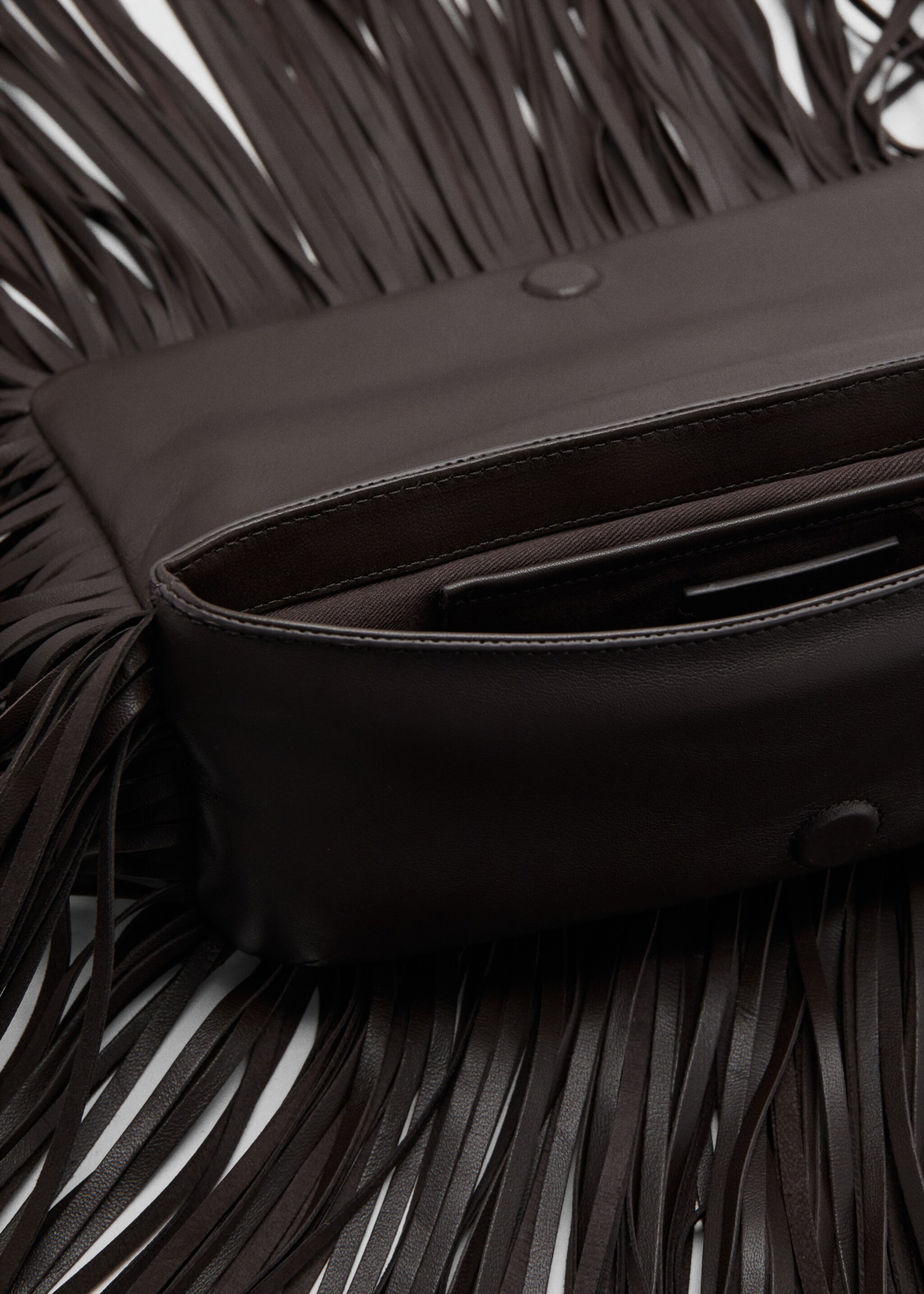 Leather handbag with fringes - Details of the article 1, Chocolate. Ref: 27051512-00.