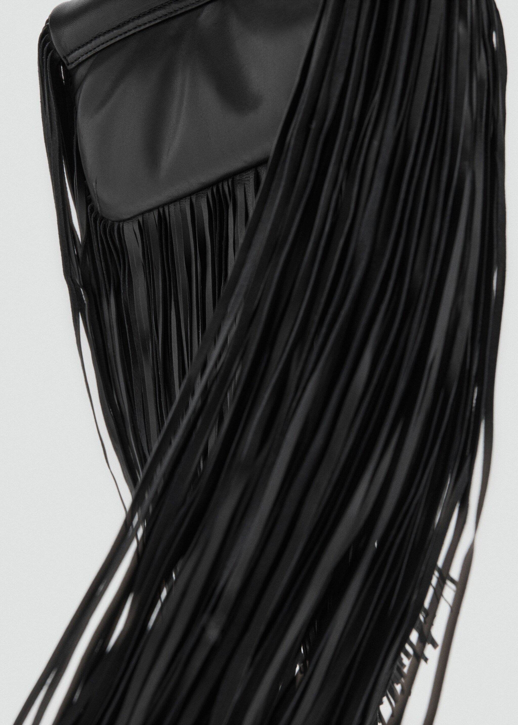 Leather handbag with fringes - Details of the article 2, Black. Ref: 27051512-00.