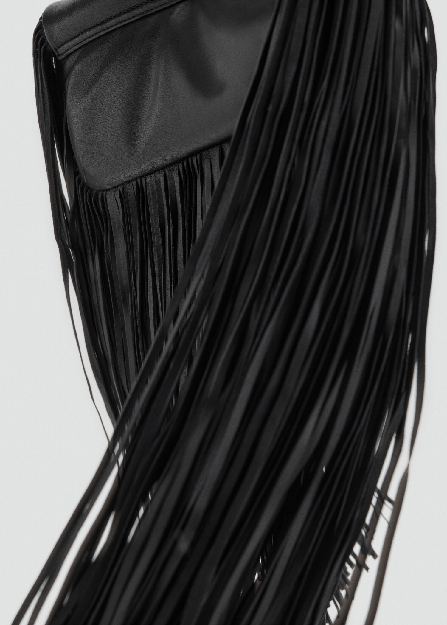 Leather handbag with fringes - Details of the article 2