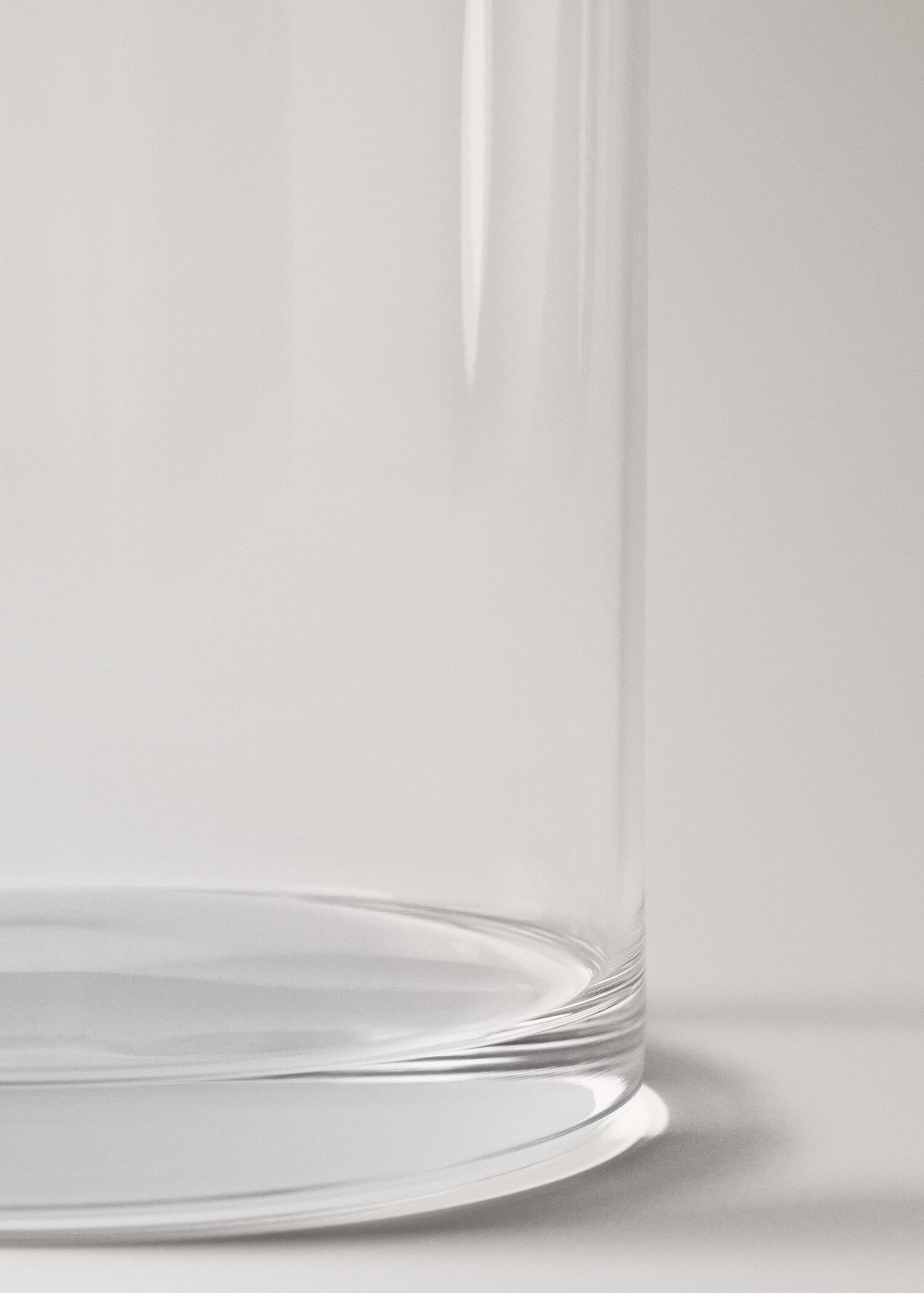 Large glass vase - Details of the article 2