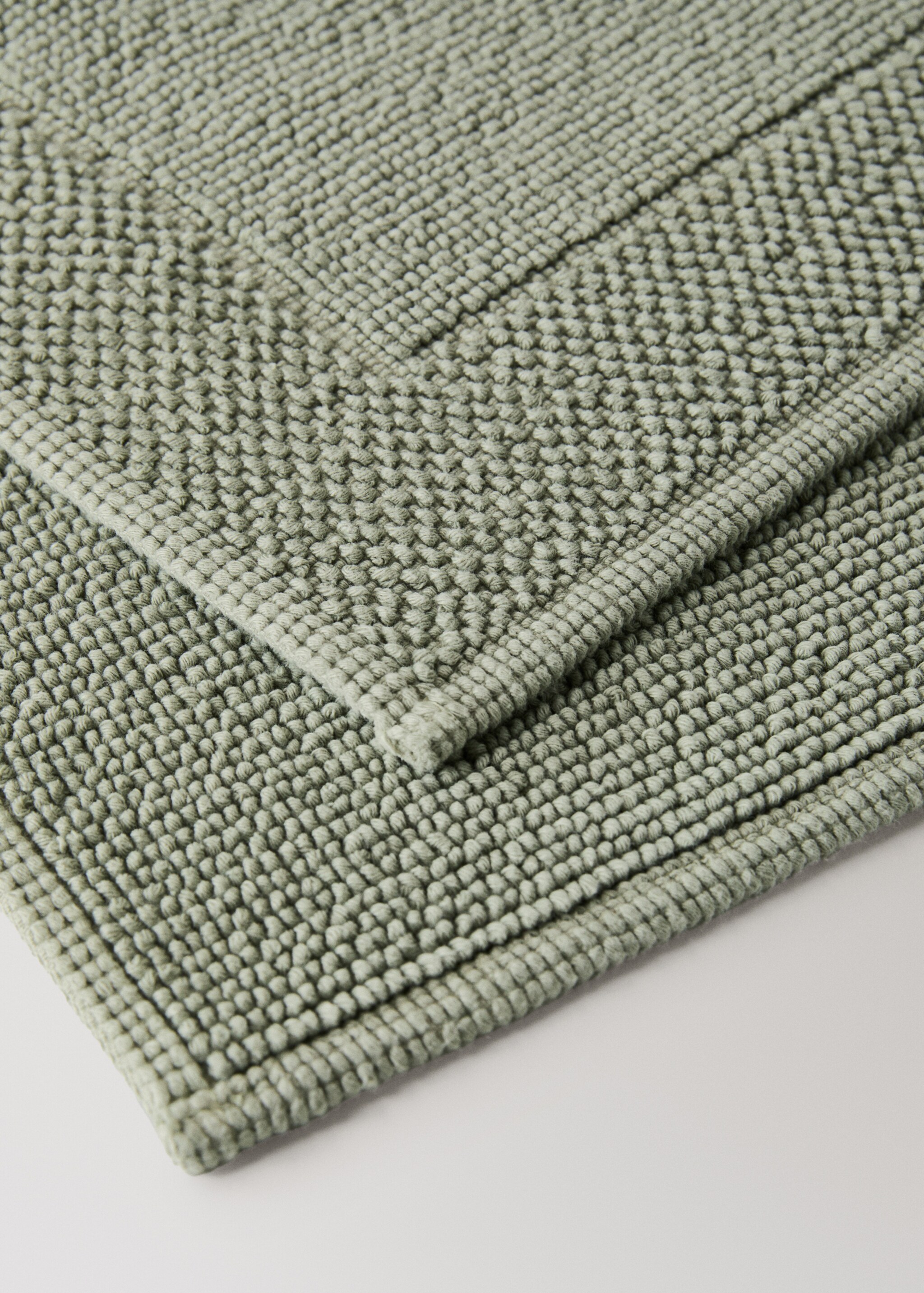 Garment-dyed katoenen badmat - Detail van het artikel 2, Bosgroen. Ref: 27051531-00.