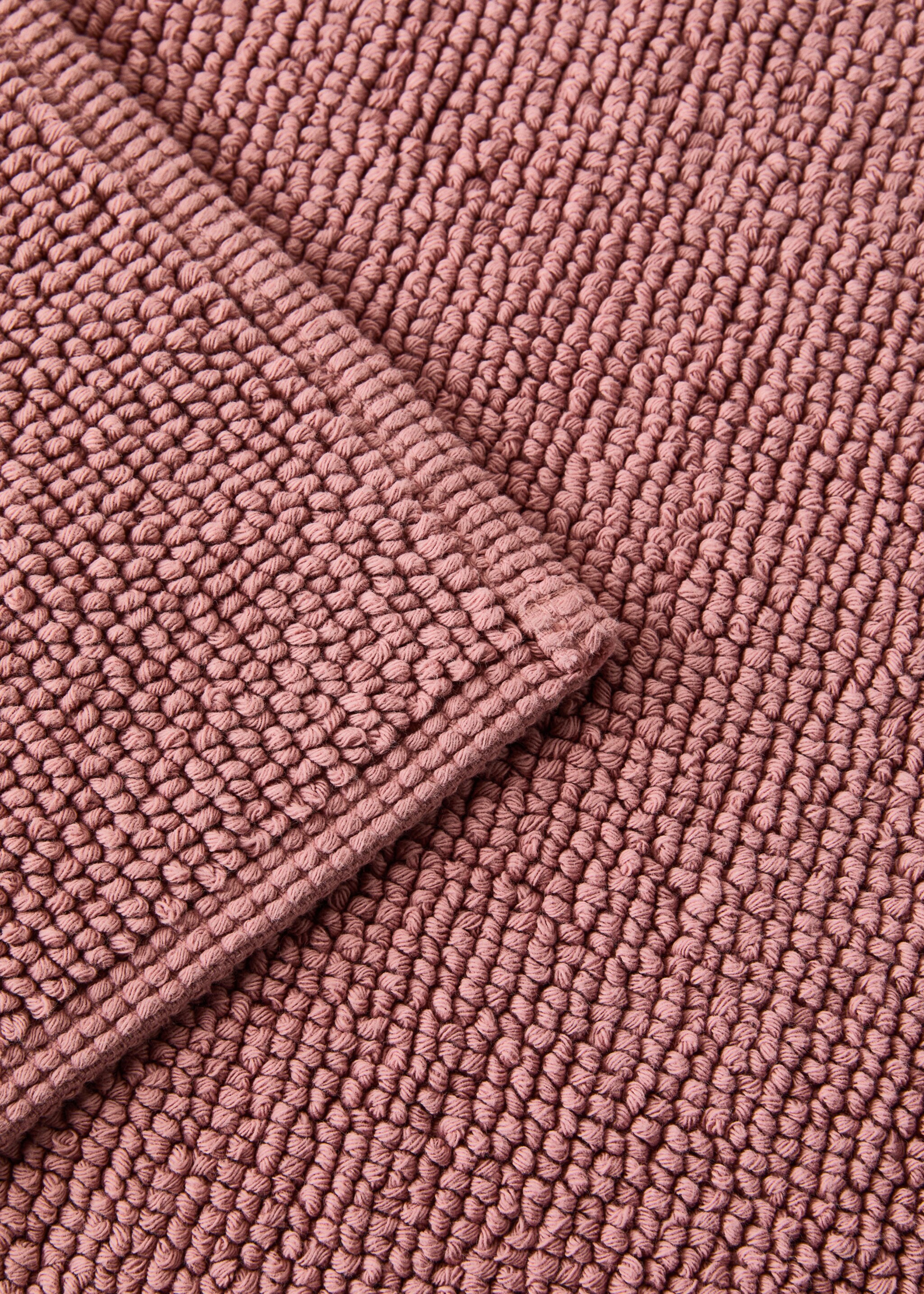 Garment-dyed cotton bath rug - Details of the article 2, Pale Pink. Ref: 27051531-00.