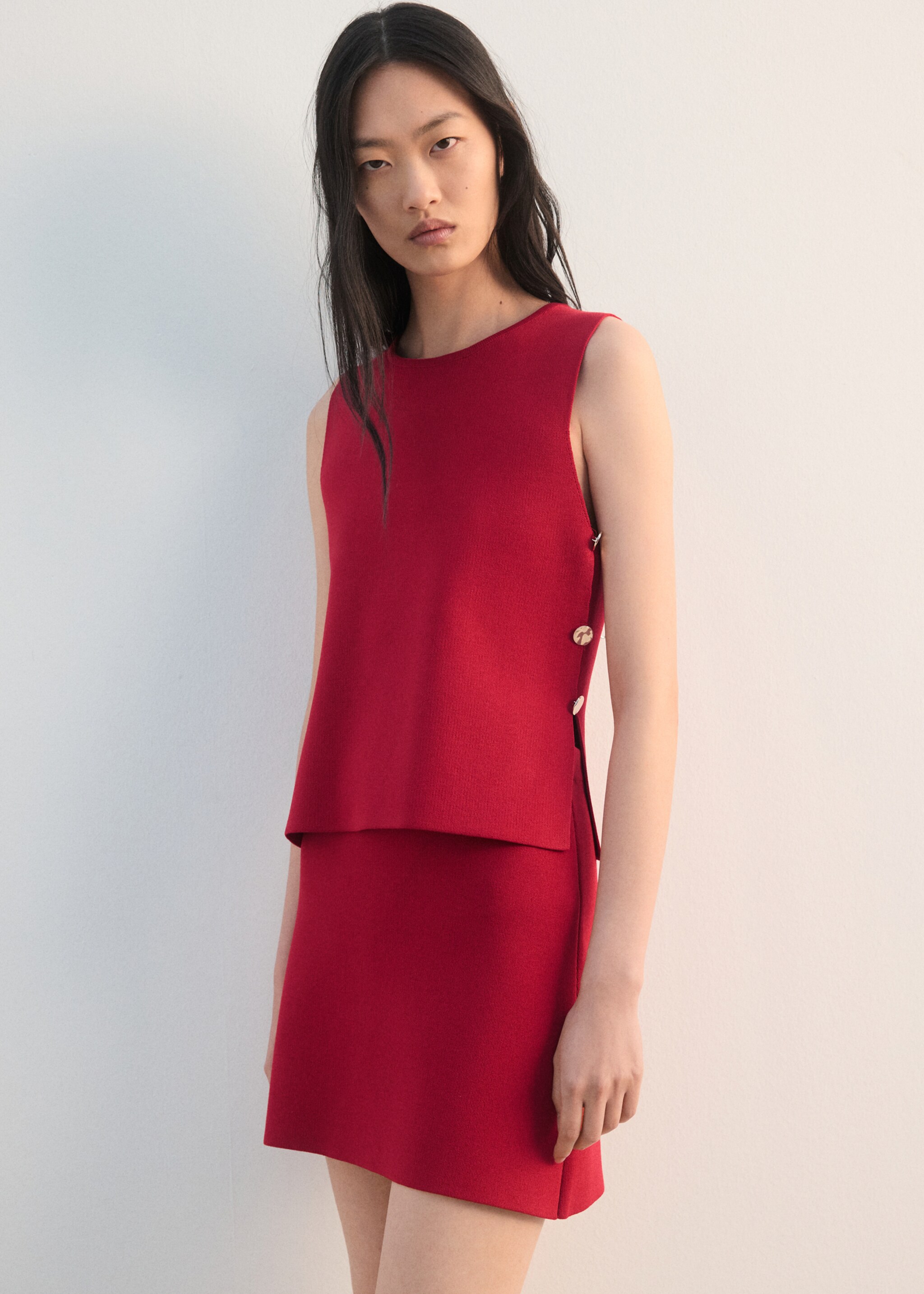 Knitted top with side buttons - Medium plane, Red. Ref: 27052540-00.