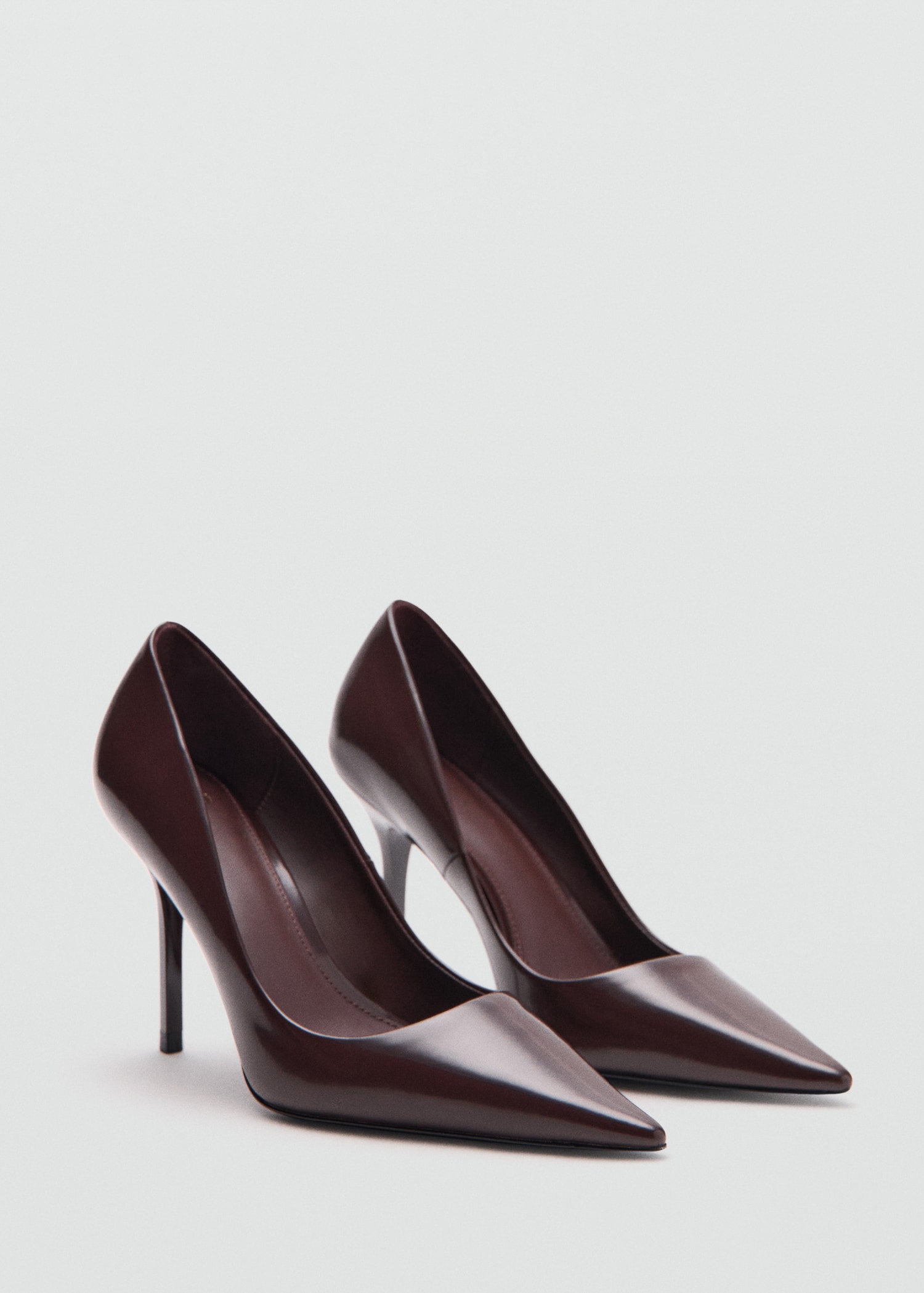 High-heeled shoes - Medium plane