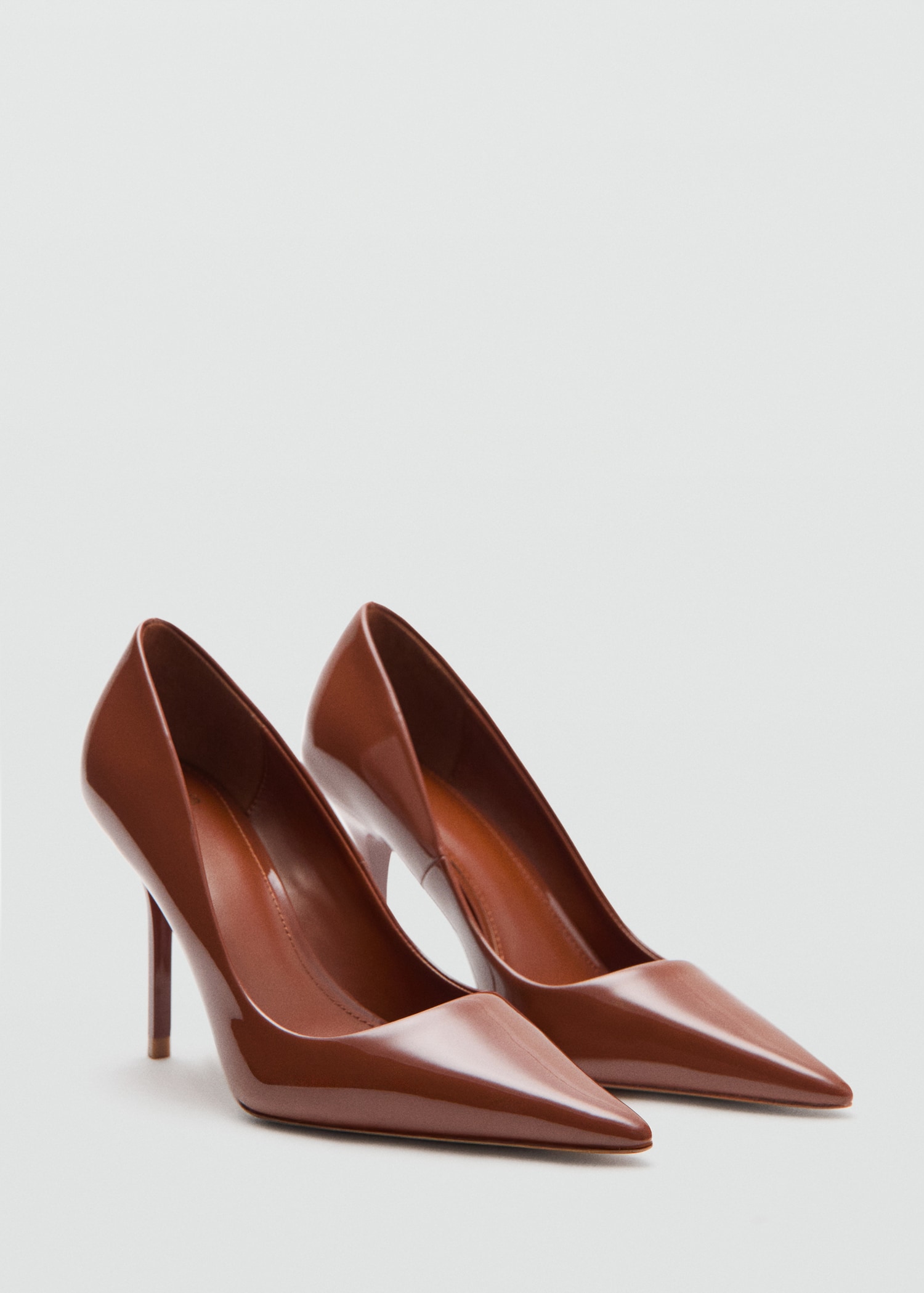 High-heeled shoes - Medium plane