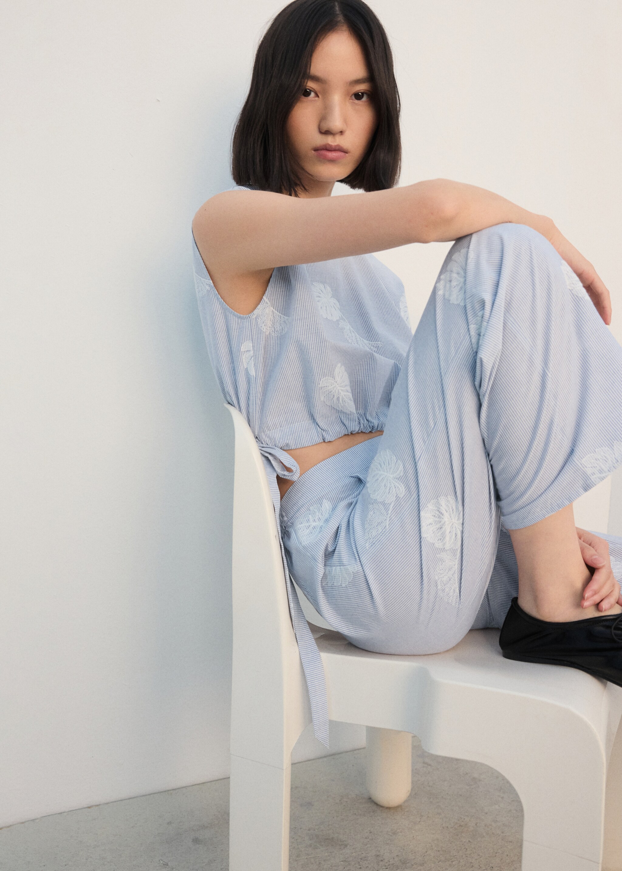 Embroidered striped top - Details of the article 2, Blue. Ref: 27052546-00.