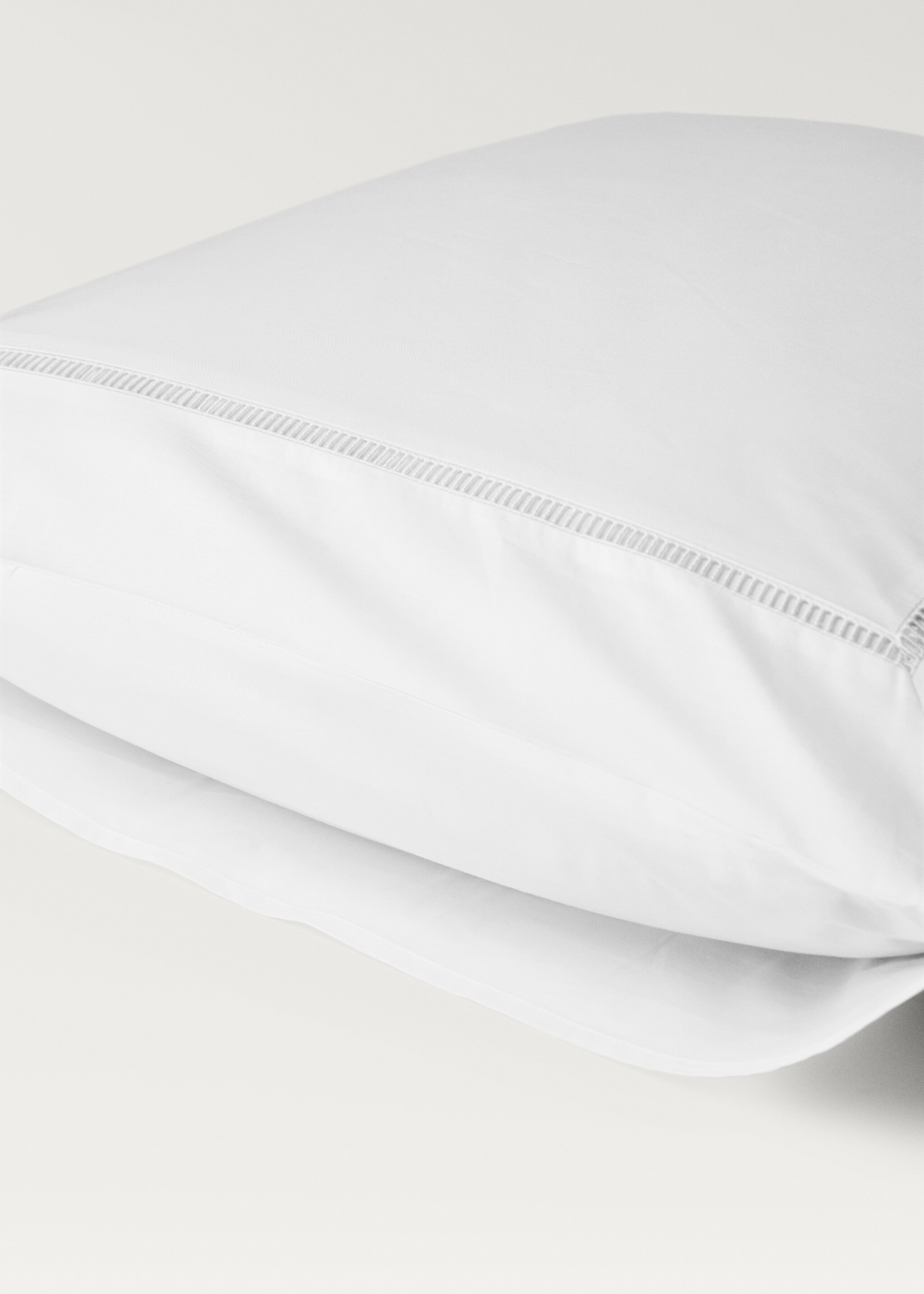 Two cotton percale hemstitched pillowcases 60x60 cm - Details of the article 2, White. Ref: 27052892-00.