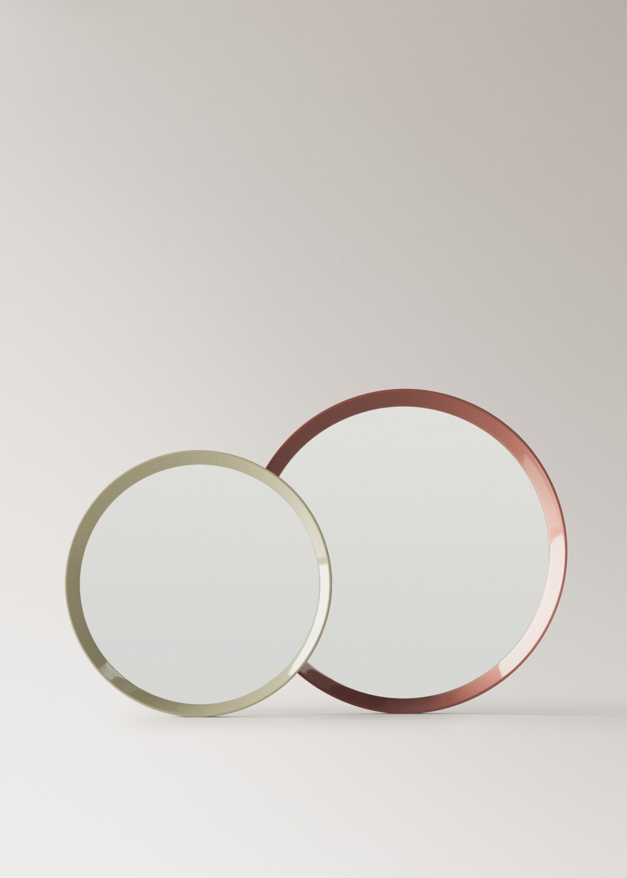 Large round lacquered mirror - Details of the article 4, Pastel Pink. Ref: 27052899-00.