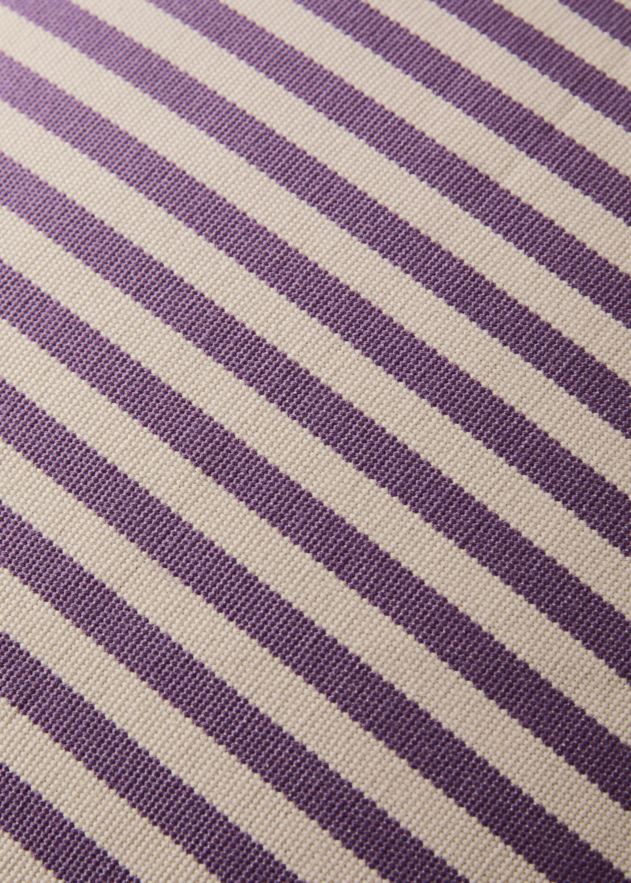 Striped cotton cushion cover 50 x 50 cm - Details of the article 3, Blackberry. Ref: 27052922-00.